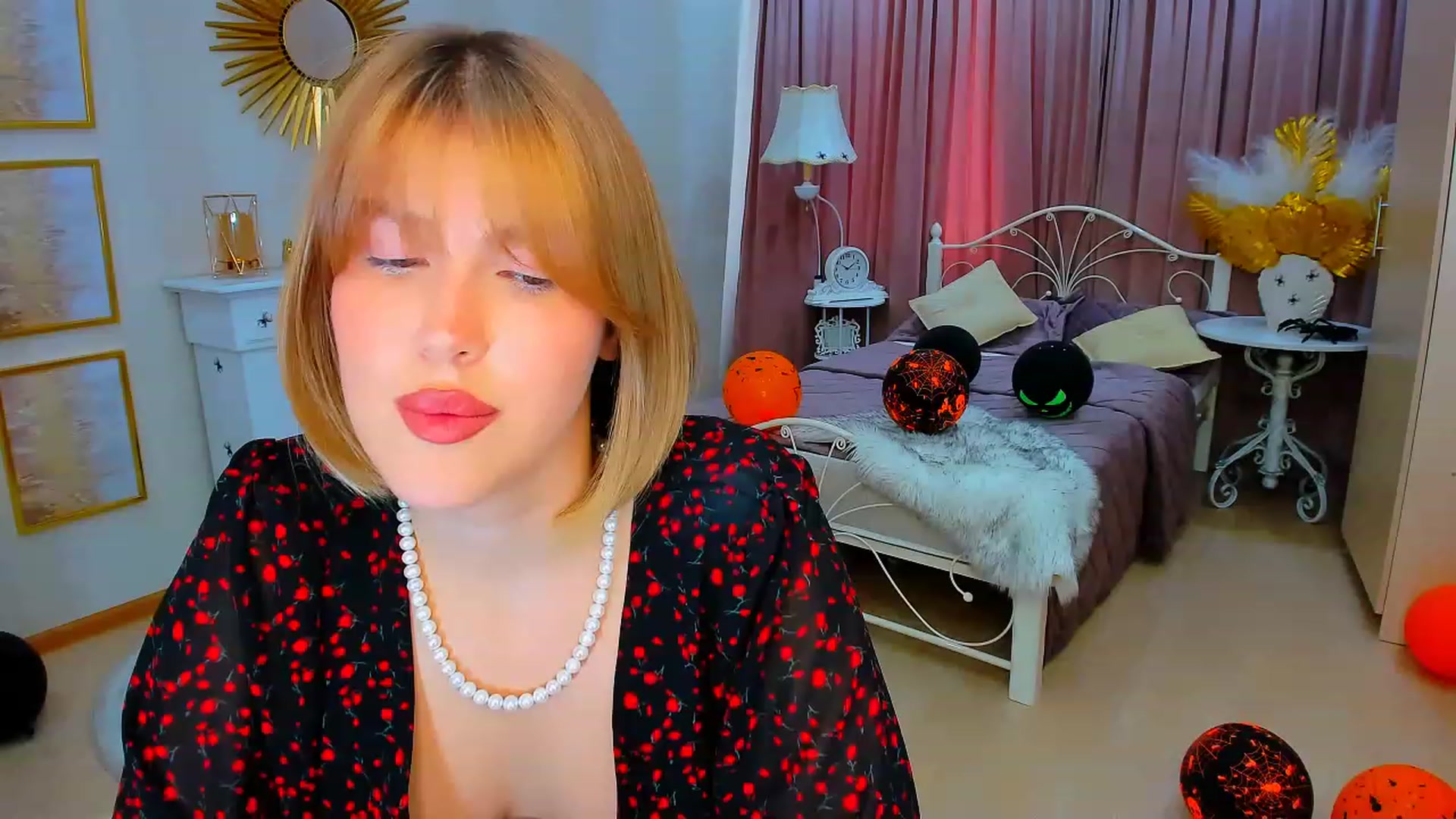 Gallery image thumbnail from GracePanther's myfreecams stream on, 11/03/2023, 08:11 image 7 of 20