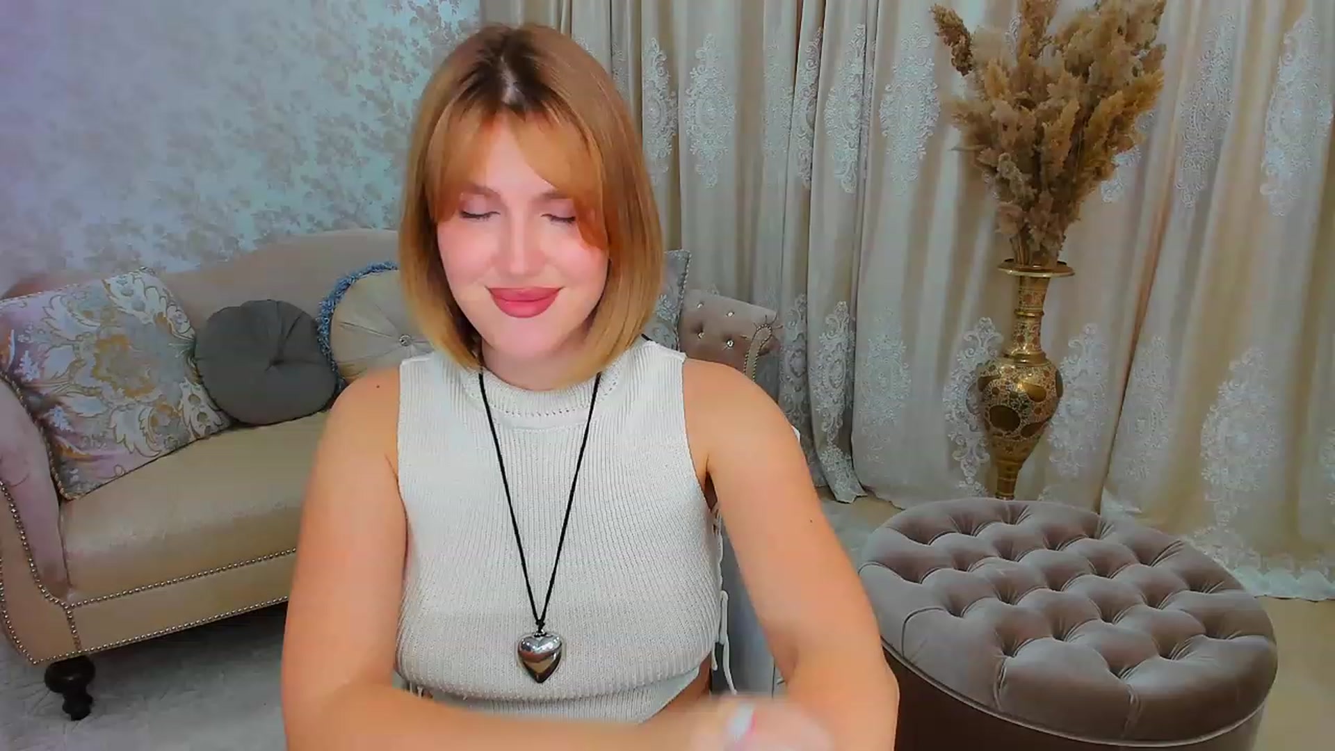 Gallery image thumbnail from GracePanther's myfreecams stream on, 11/09/2023, 09:02 image 5 of 20