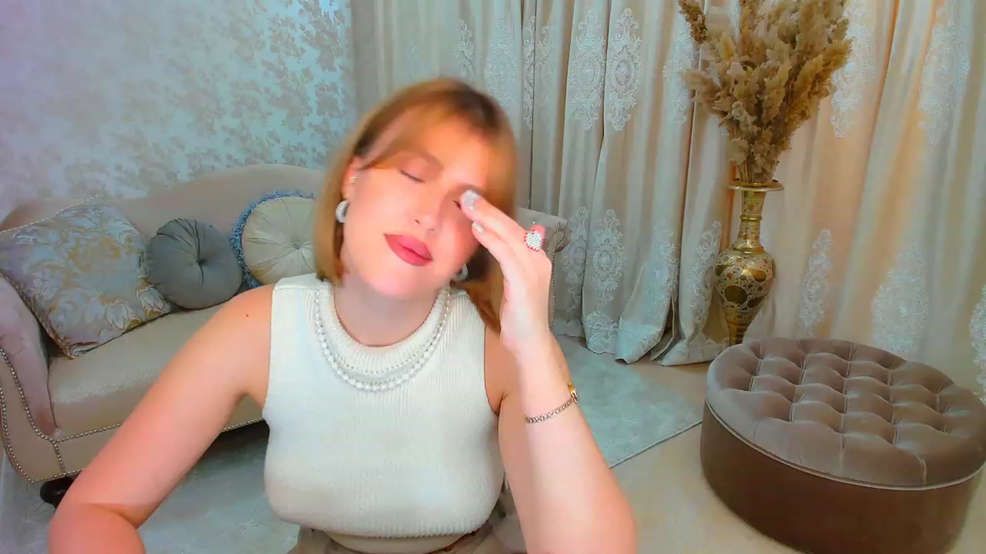 Gallery image thumbnail from GracePanther's myfreecams stream on, 11/13/2023, 07:51 image 4 of 20