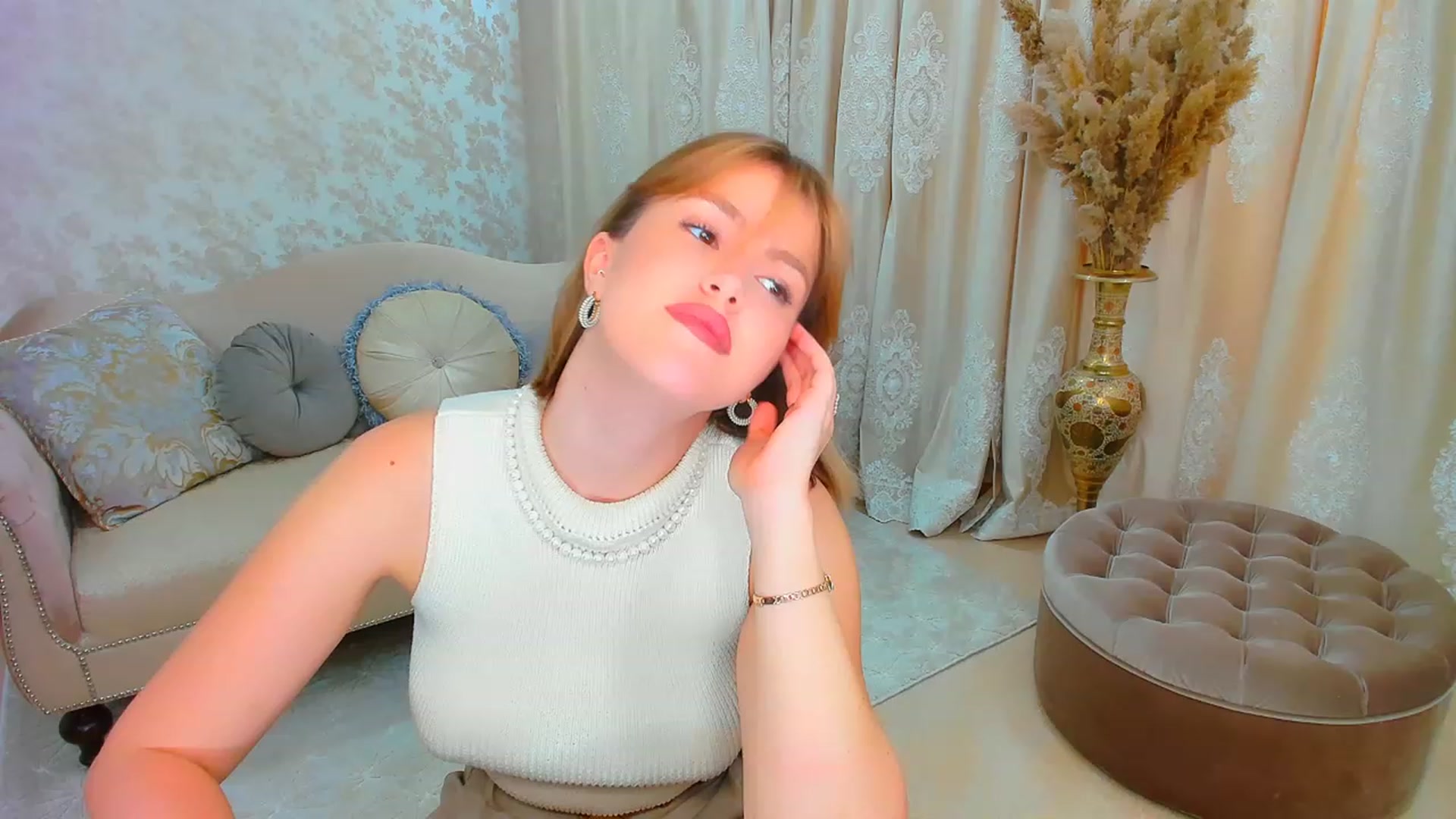 Gallery image thumbnail from GracePanther's myfreecams stream on, 11/13/2023, 07:51 image 9 of 20