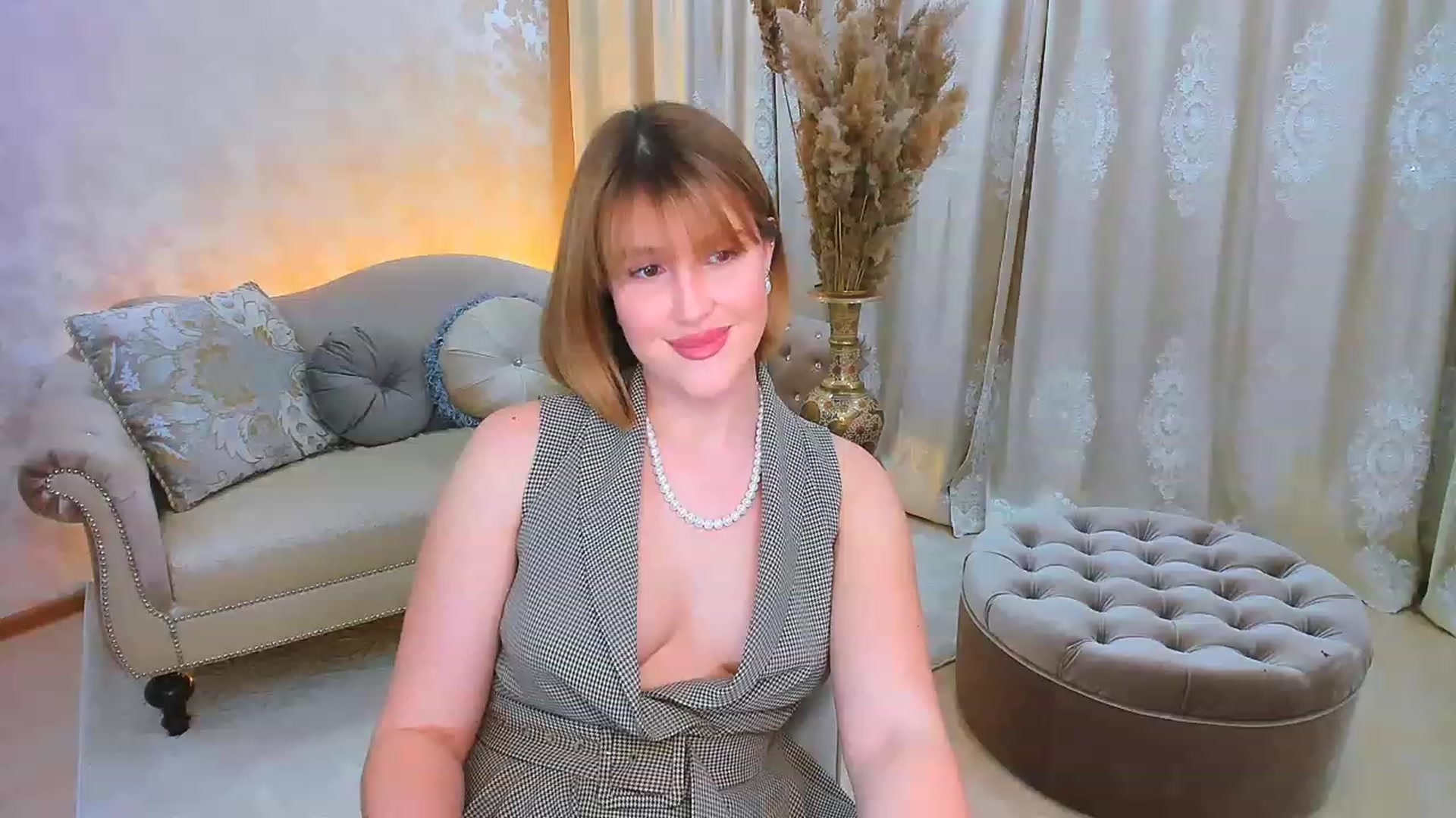 Gallery image thumbnail from GracePanther's myfreecams stream on, 12/07/2023, 09:16 image 20 of 20