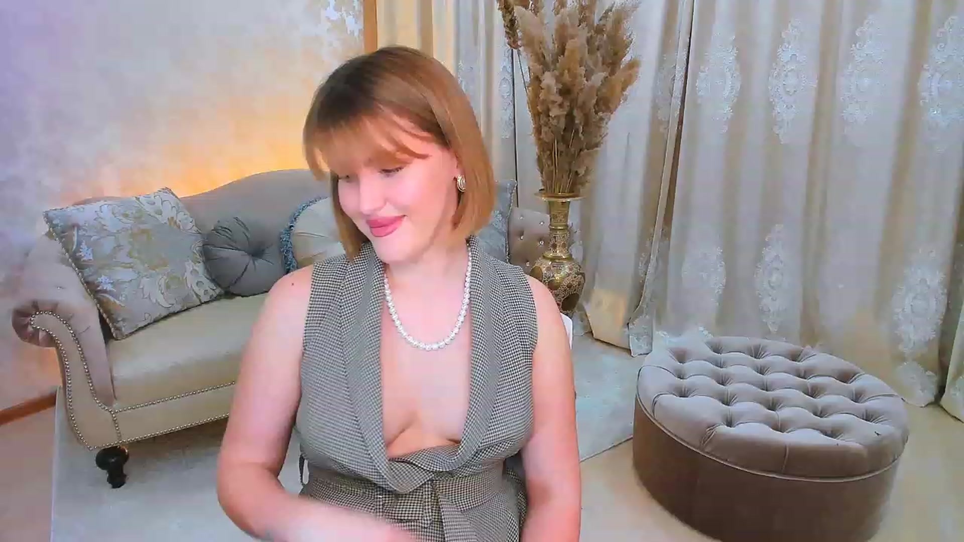 Gallery image thumbnail from GracePanther's myfreecams stream on, 12/07/2023, 09:16 image 10 of 20