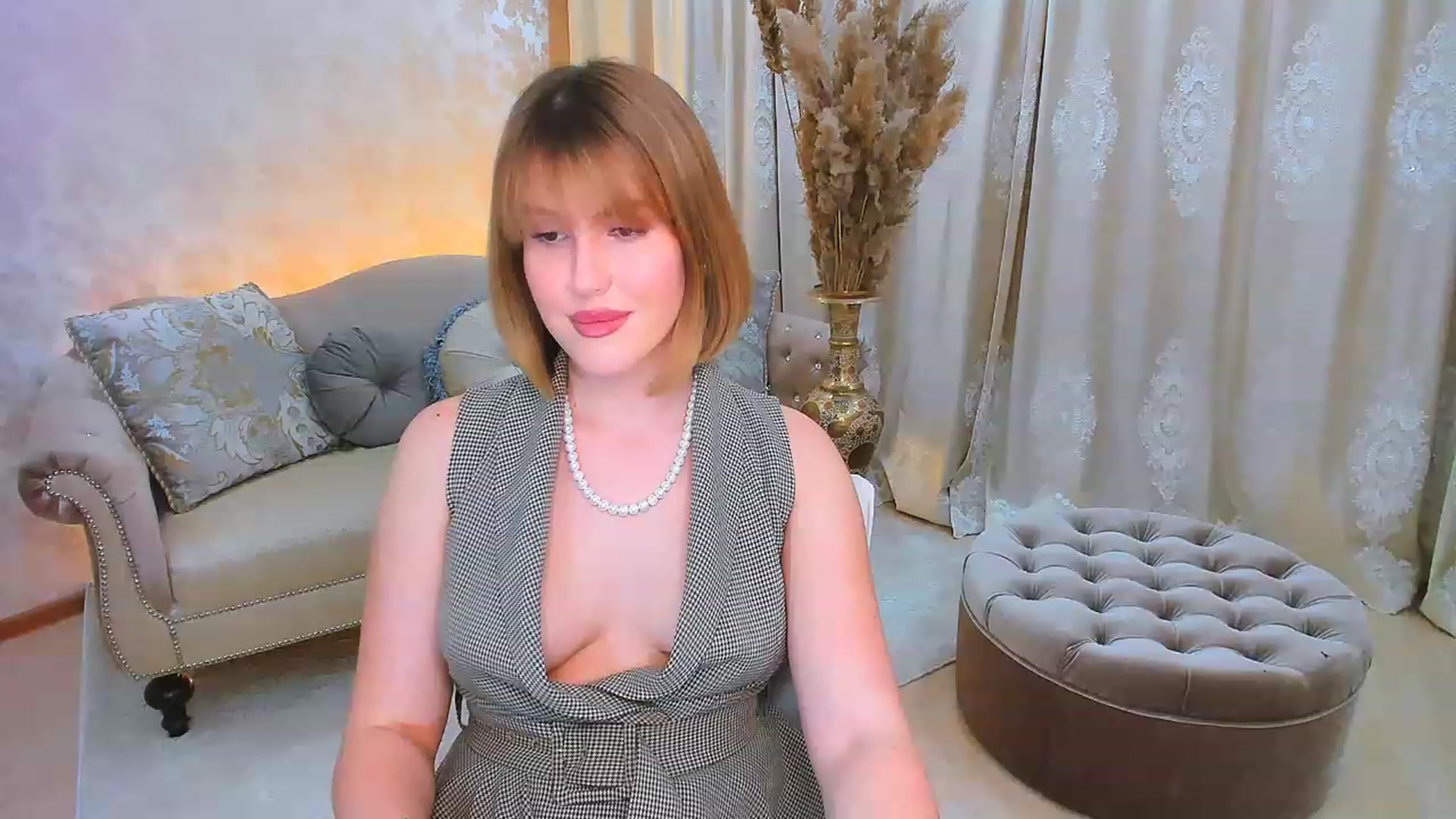 Gallery image thumbnail from GracePanther's myfreecams stream on, 12/07/2023, 09:16 image 8 of 20