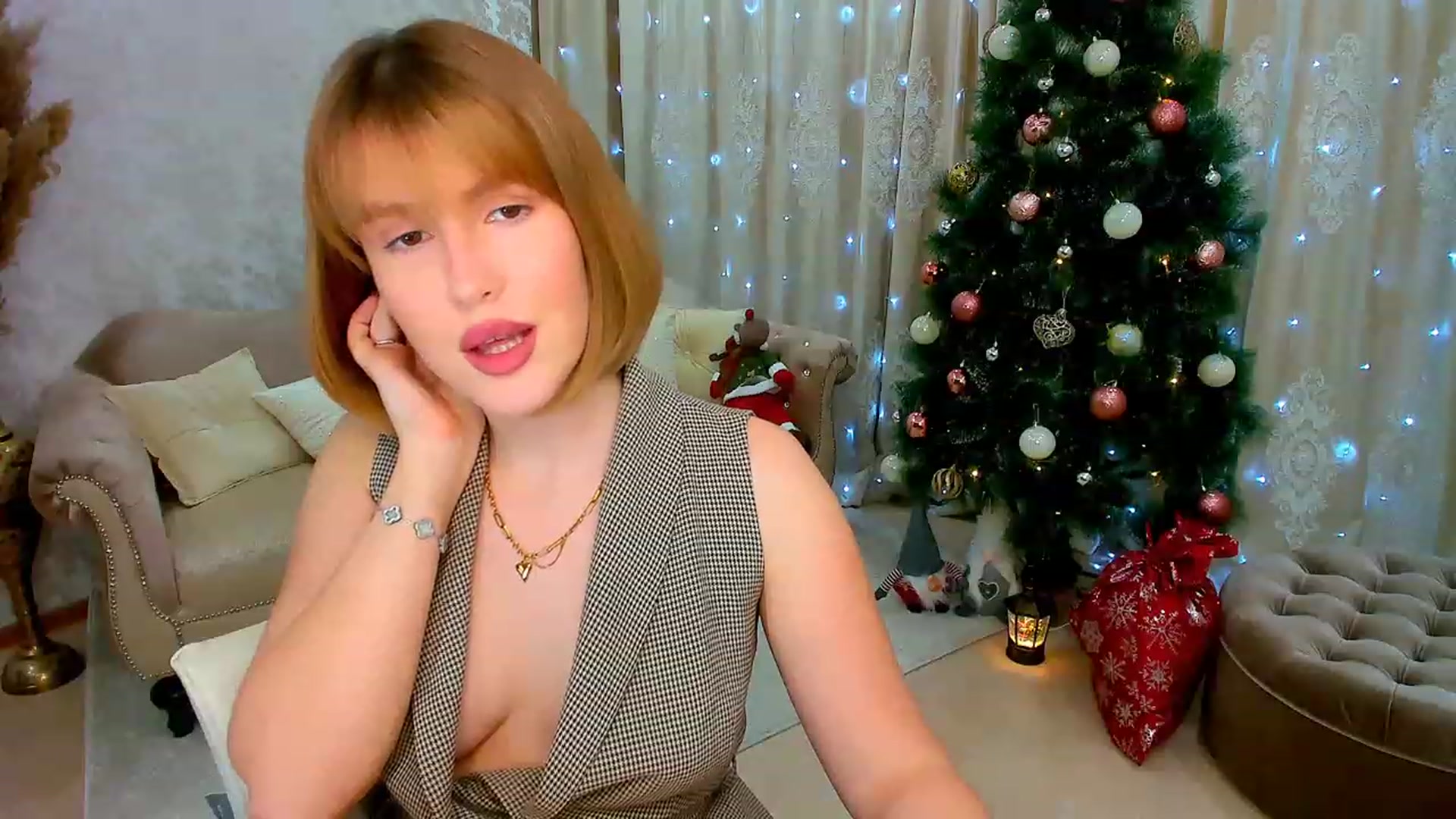 Gallery image thumbnail from GracePanther's myfreecams stream on, 12/11/2023, 07:50 image 8 of 20
