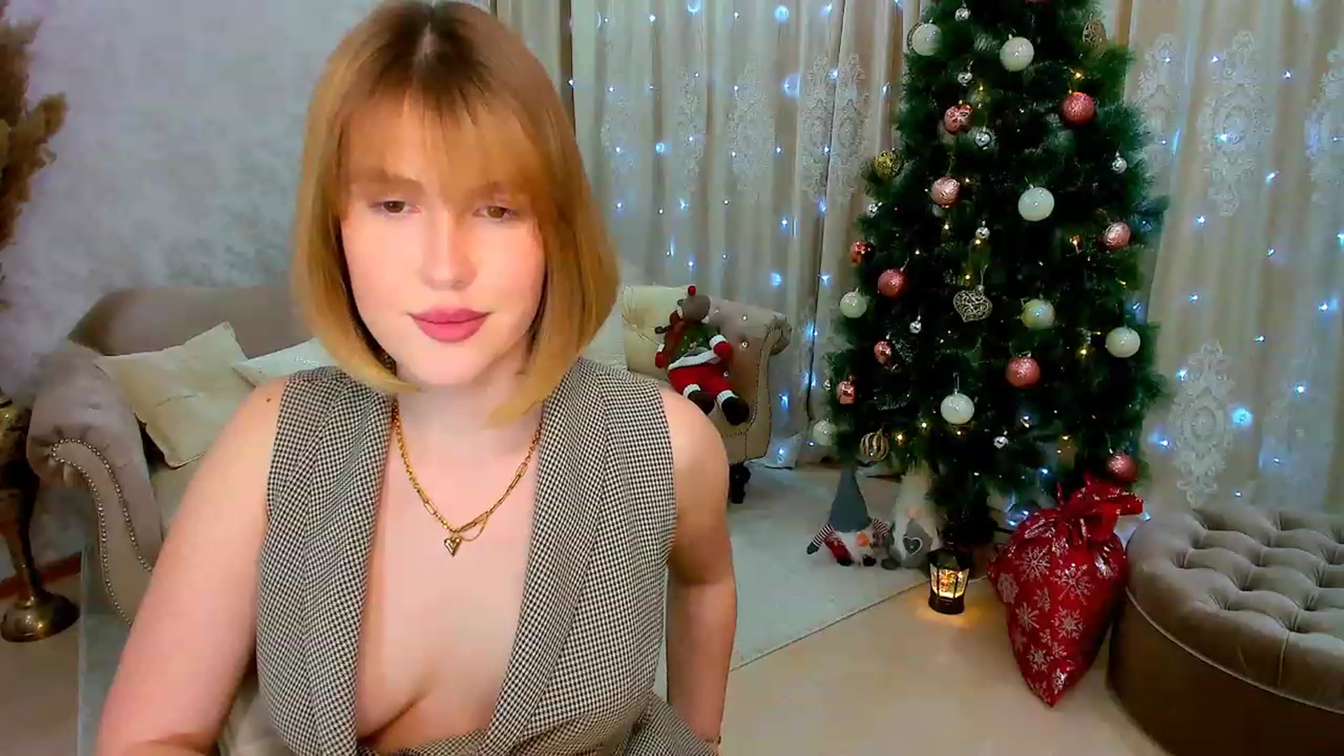 Gallery image thumbnail from GracePanther's myfreecams stream on, 12/11/2023, 07:50 image 10 of 20