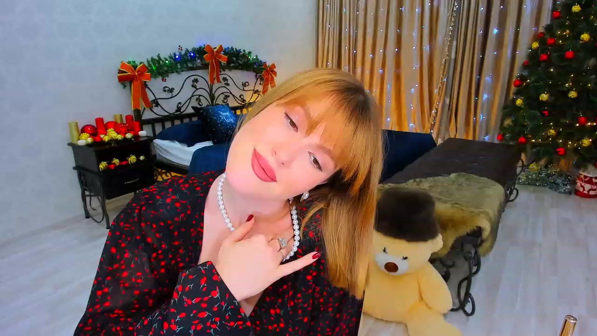 Gallery image thumbnail from GracePanther's myfreecams stream on, 12/12/2023, 08:27 image 6 of 20