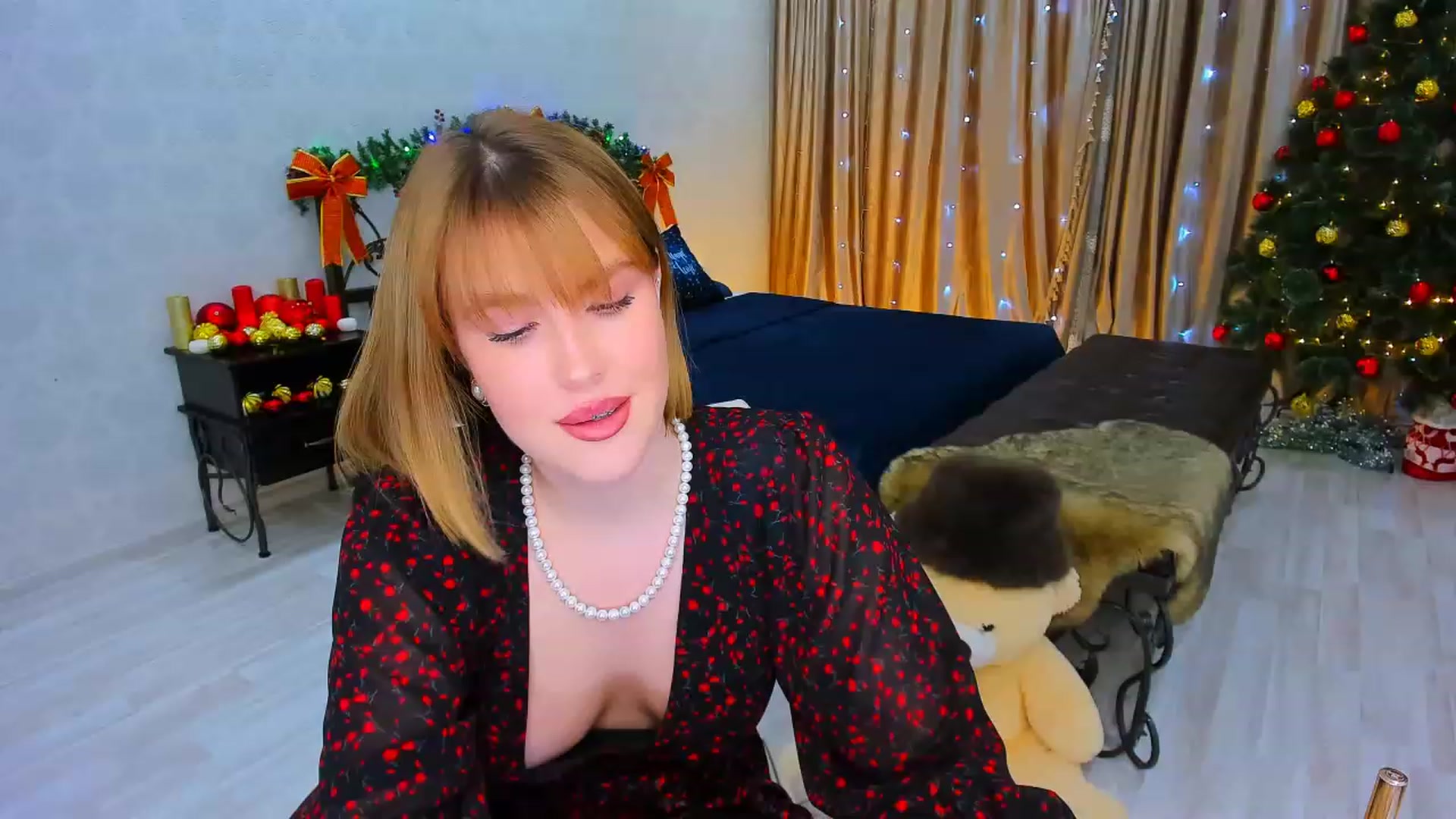 Gallery image thumbnail from GracePanther's myfreecams stream on, 12/12/2023, 08:27 image 3 of 20