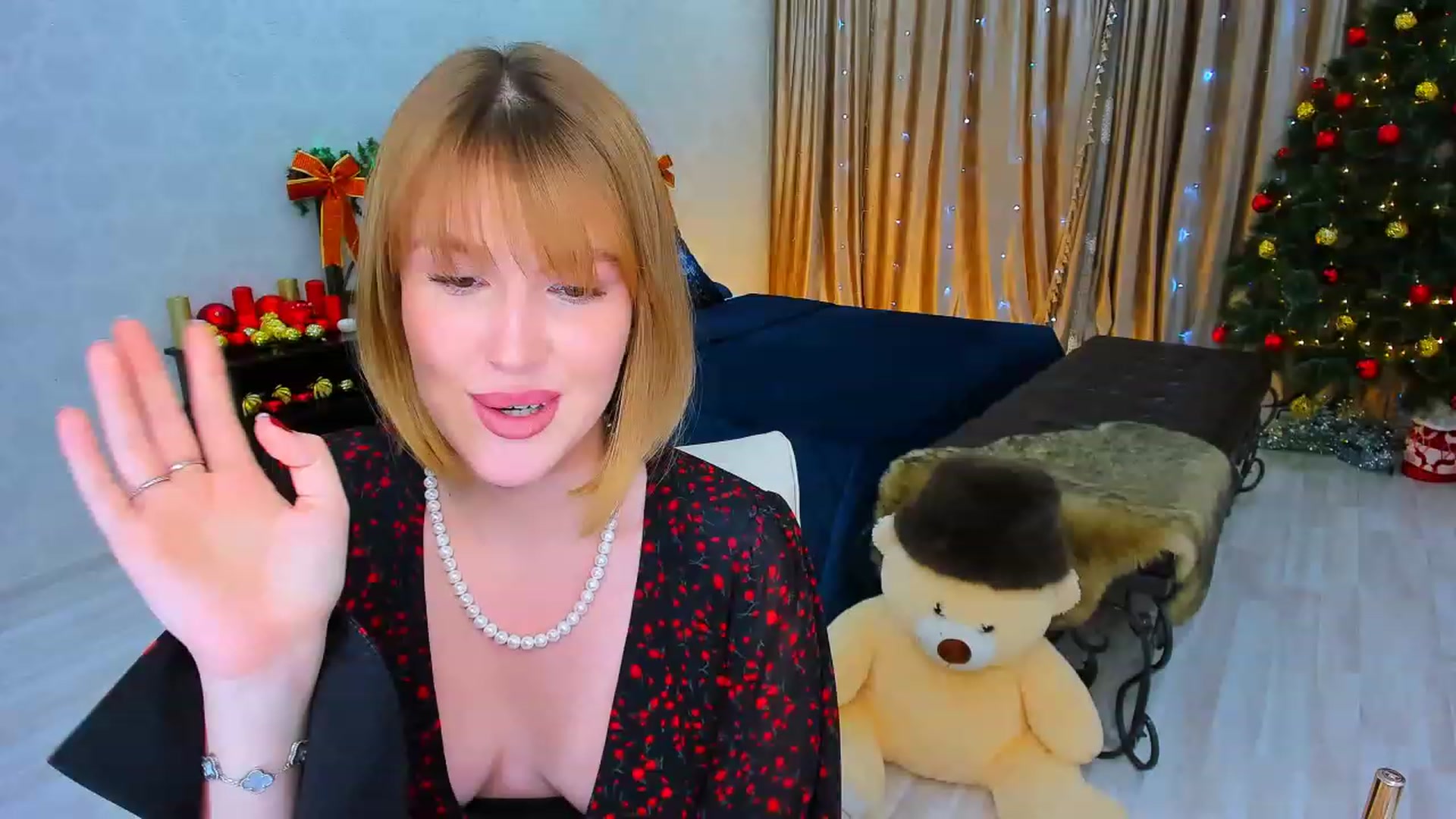 Gallery image thumbnail from GracePanther's myfreecams stream on, 12/12/2023, 08:27 image 14 of 20