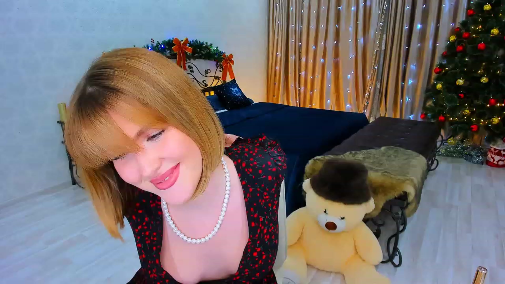 Gallery image thumbnail from GracePanther's myfreecams stream on, 12/12/2023, 08:27 image 15 of 20