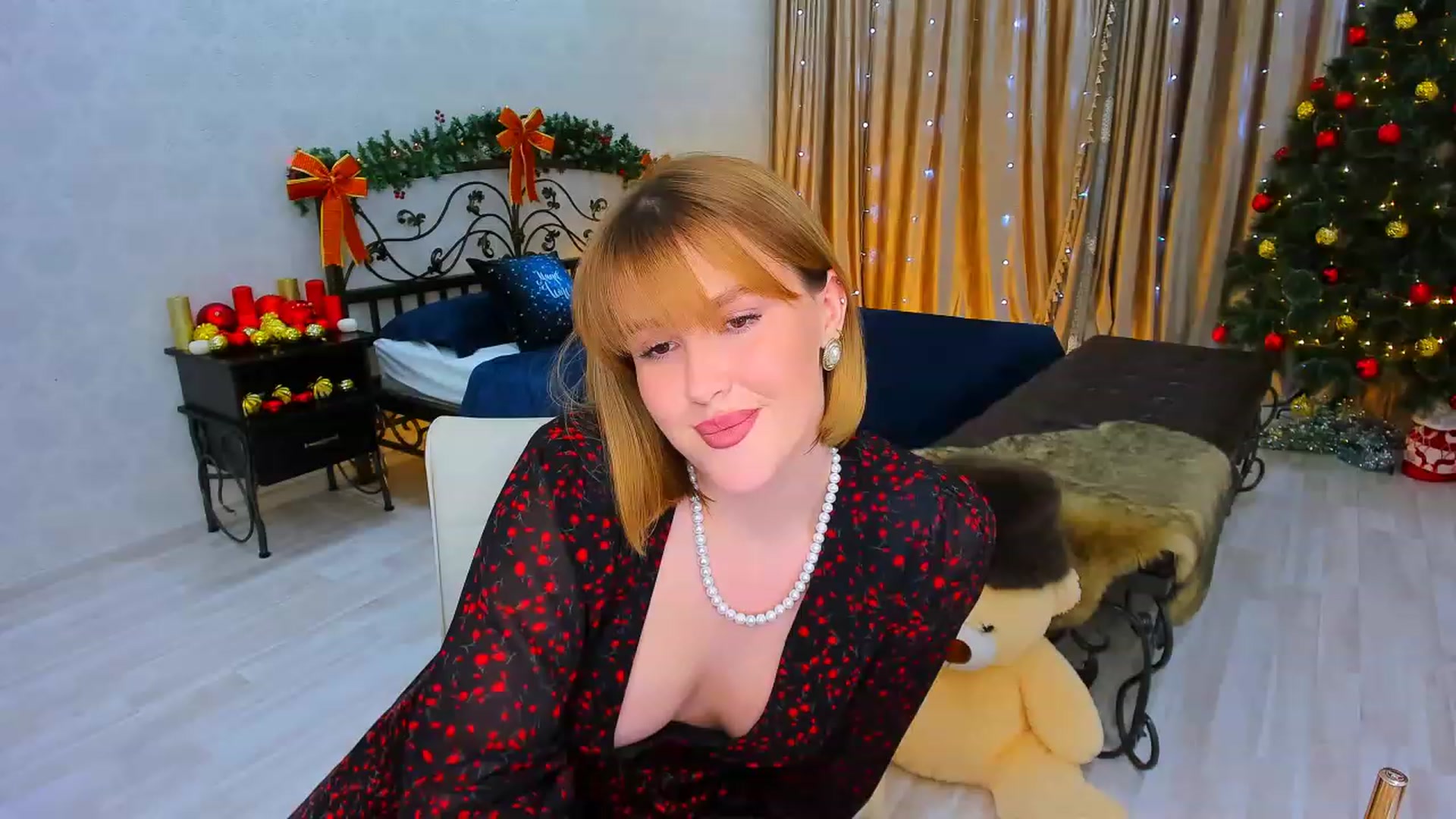 Gallery image thumbnail from GracePanther's myfreecams stream on, 12/12/2023, 08:27 image 2 of 20