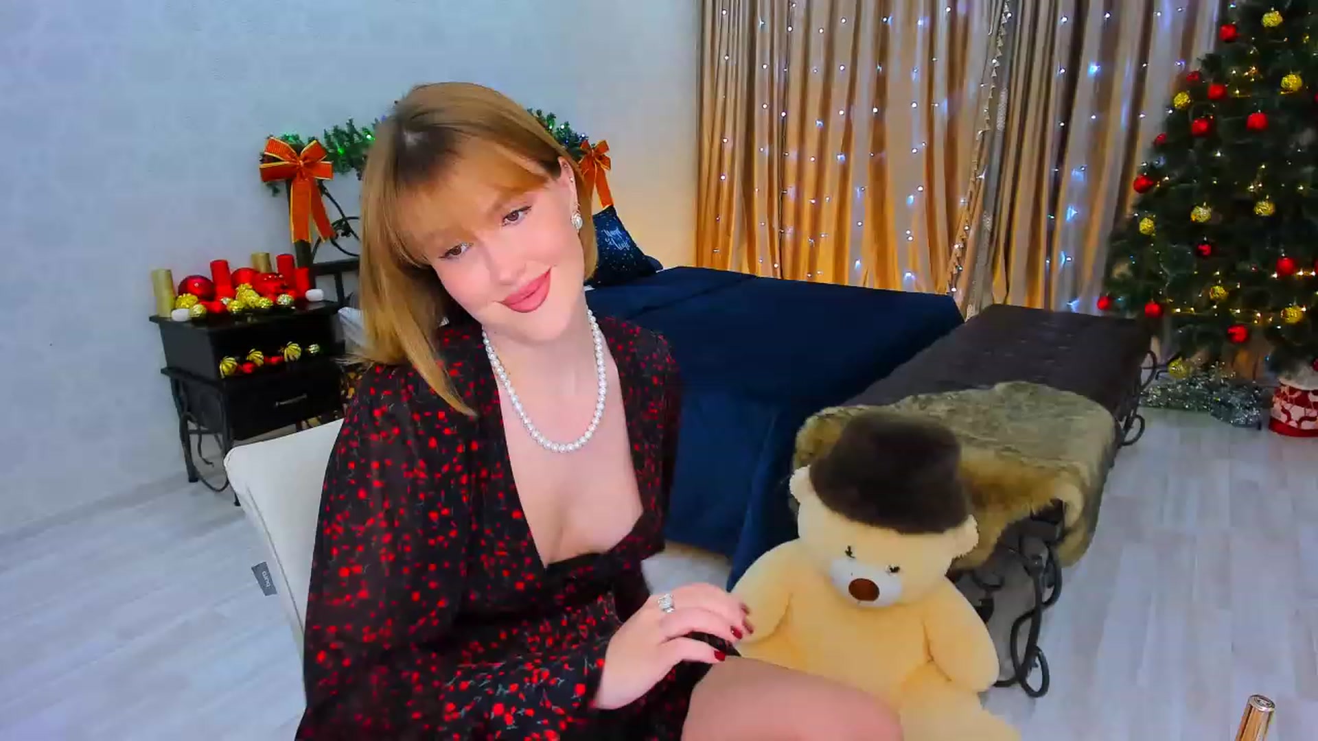 Gallery image thumbnail from GracePanther's myfreecams stream on, 12/12/2023, 08:27 image 1 of 20