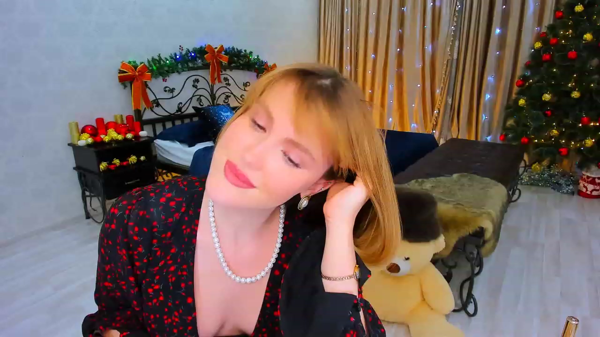 Gallery image thumbnail from GracePanther's myfreecams stream on, 12/12/2023, 08:27 image 16 of 20