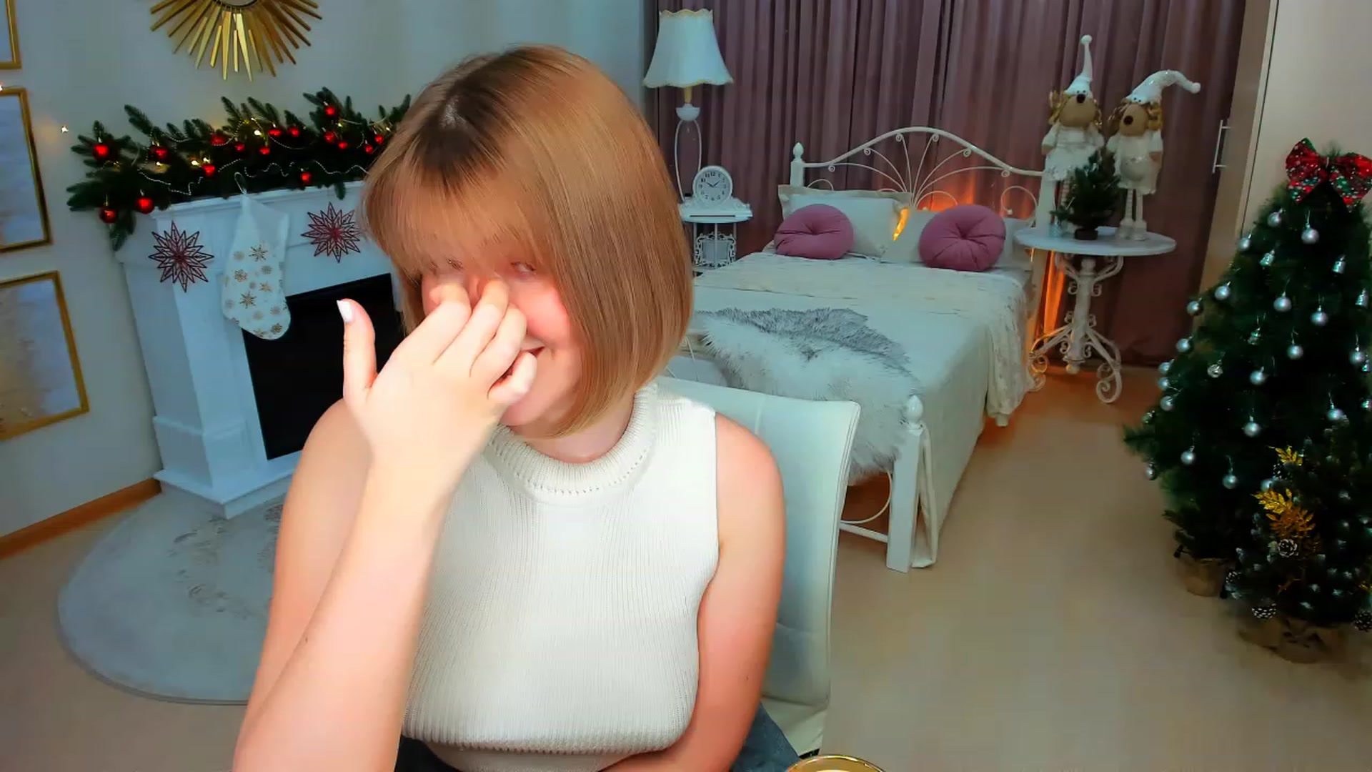 Gallery image thumbnail from GracePanther's myfreecams stream on, 12/22/2023, 09:01 image 6 of 20