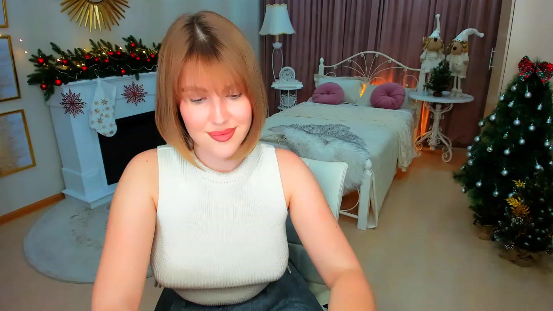 Gallery image thumbnail from GracePanther's myfreecams stream on, 12/22/2023, 09:01 image 8 of 20