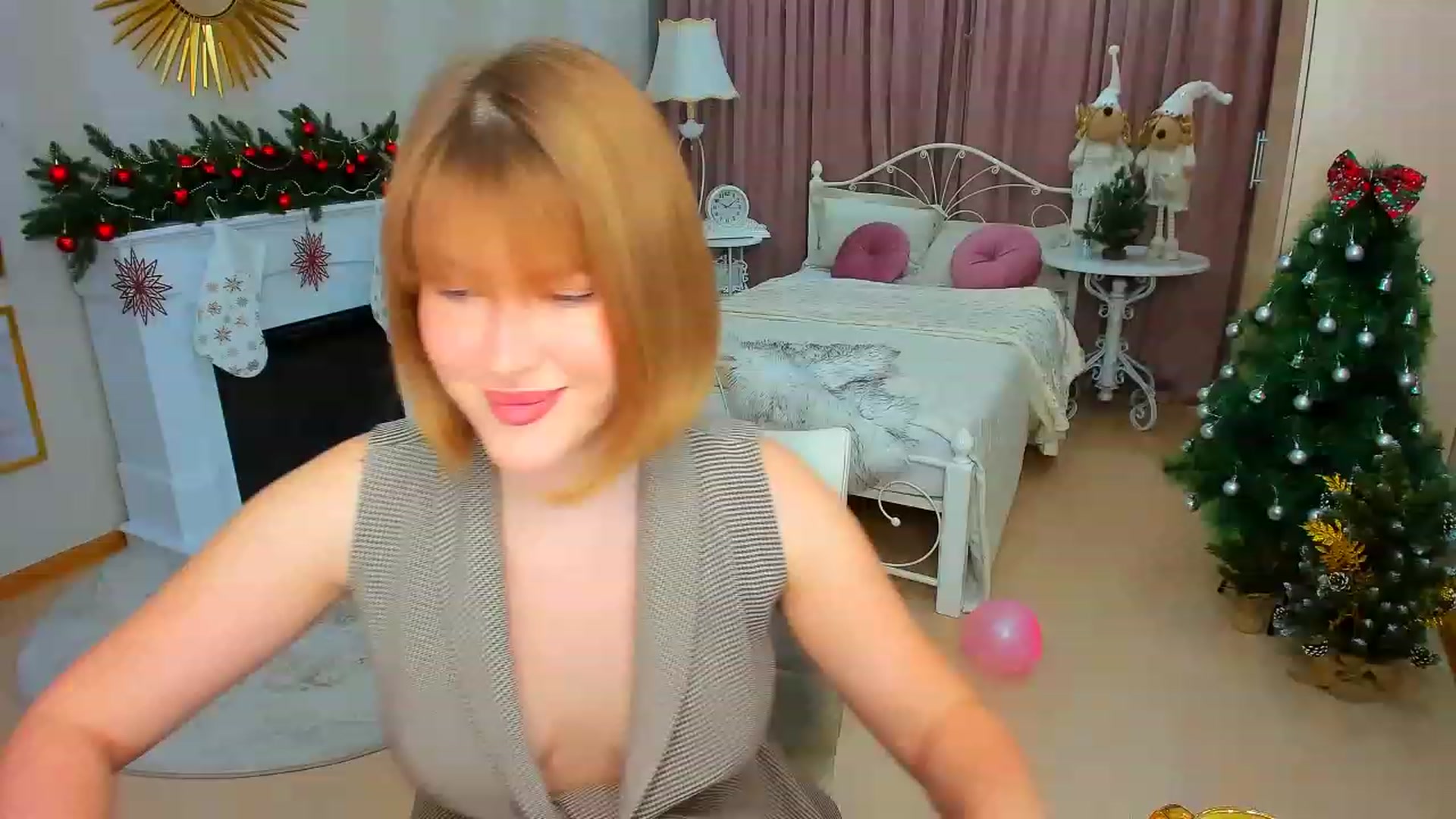 Gallery image thumbnail from GracePanther's myfreecams stream on, 12/25/2023, 03:46 image 8 of 20