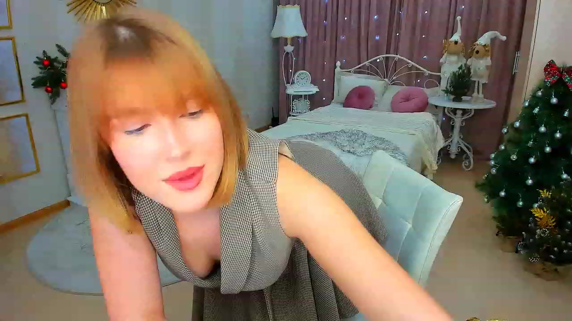Gallery image thumbnail from GracePanther's myfreecams stream on, 12/25/2023, 03:46 image 19 of 20