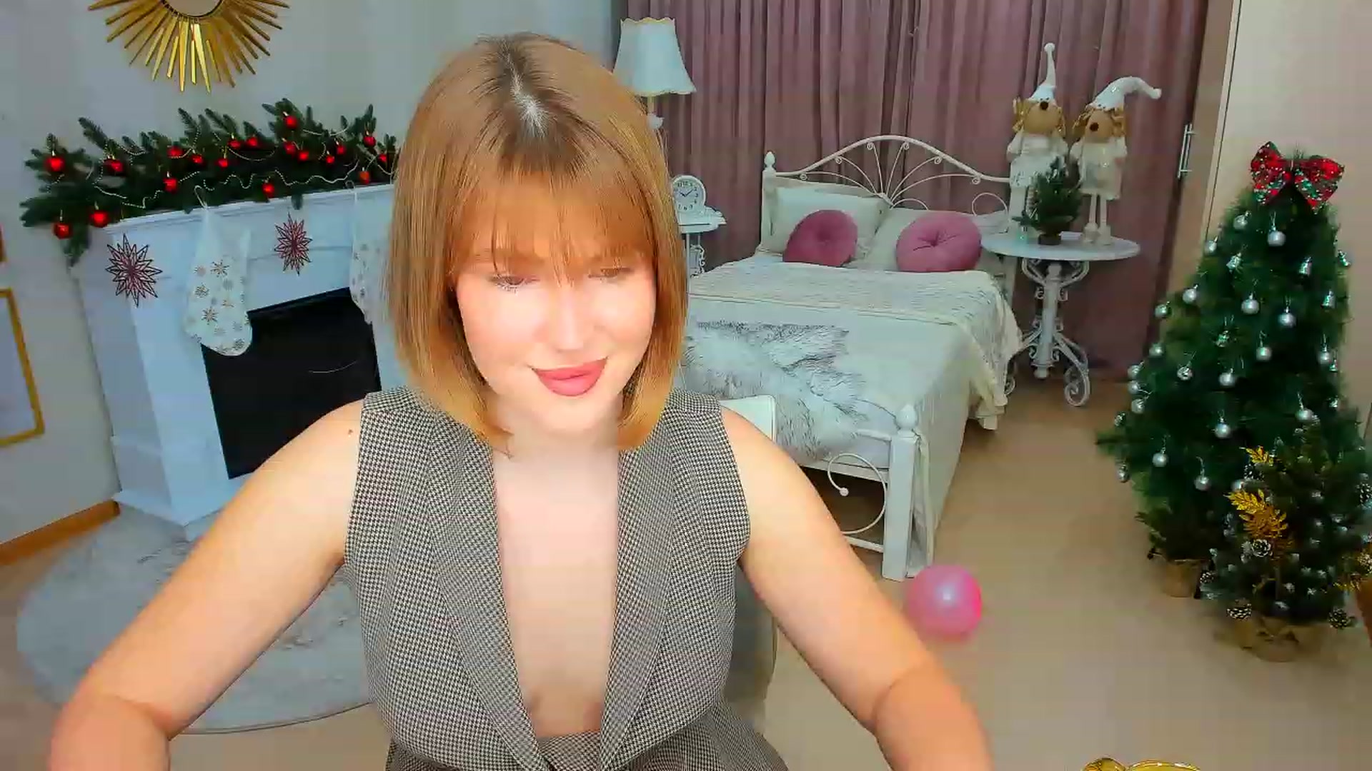 Gallery image thumbnail from GracePanther's myfreecams stream on, 12/25/2023, 03:46 image 6 of 20