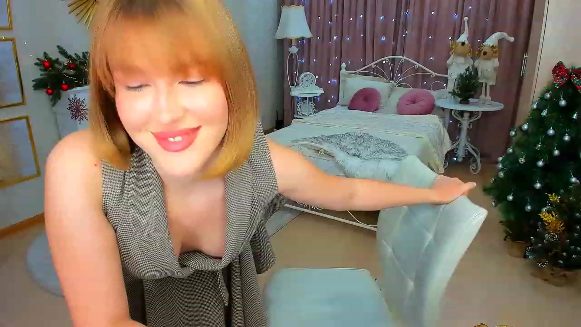 Gallery image thumbnail from GracePanther's myfreecams stream on, 12/25/2023, 03:46 image 20 of 20