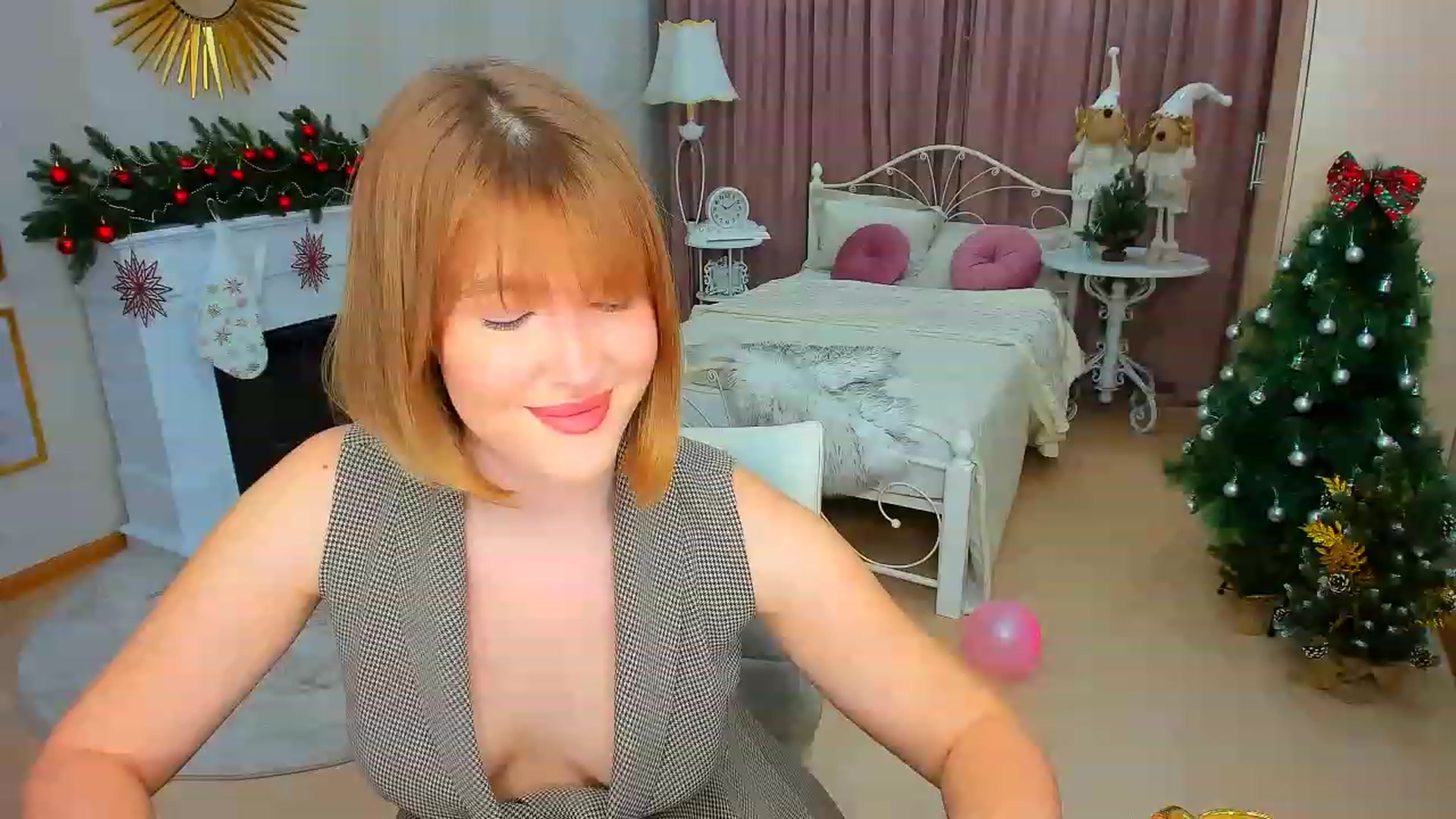 Gallery image thumbnail from GracePanther's myfreecams stream on, 12/25/2023, 03:46 image 4 of 20