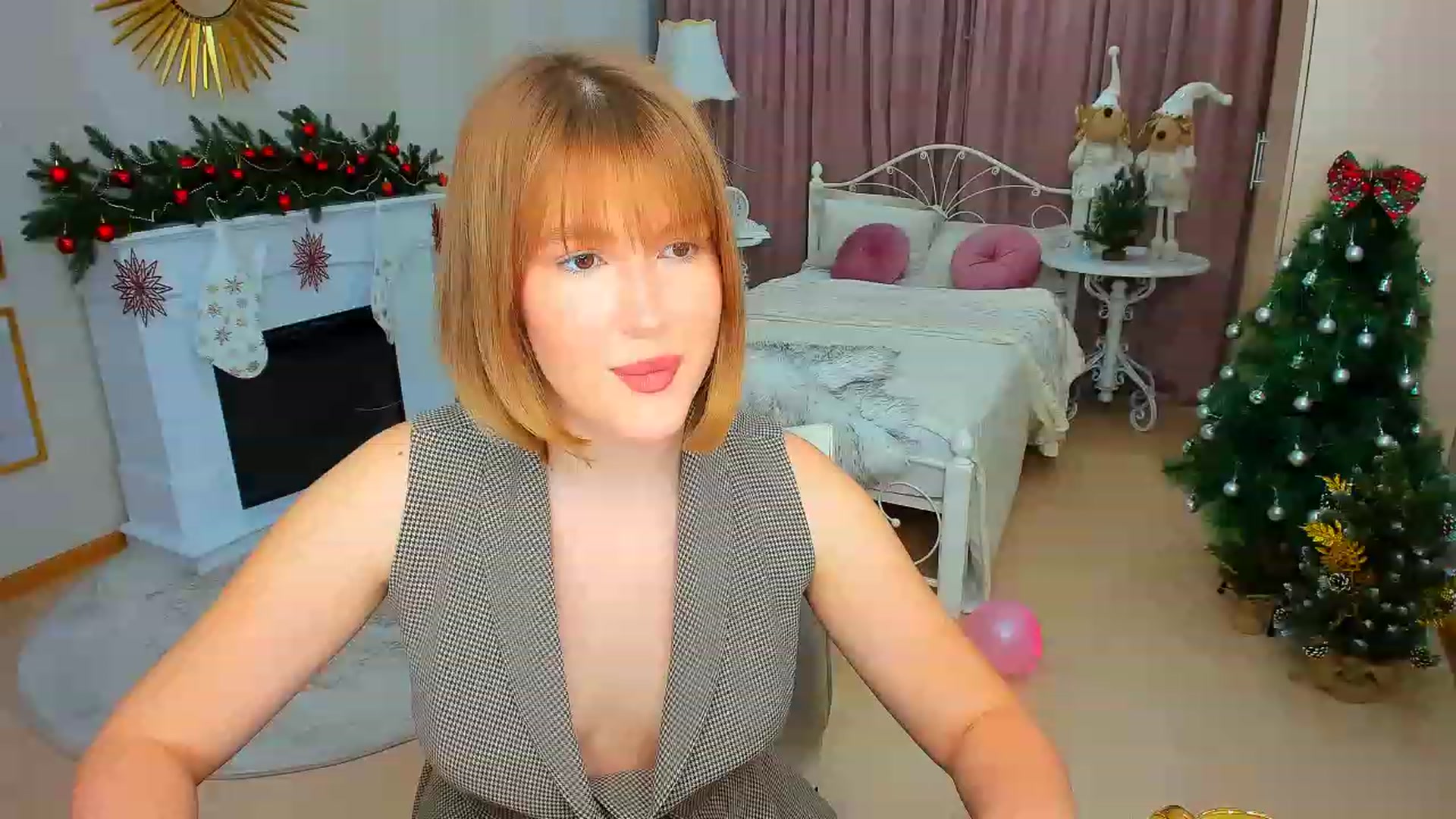 Gallery image thumbnail from GracePanther's myfreecams stream on, 12/25/2023, 03:46 image 7 of 20