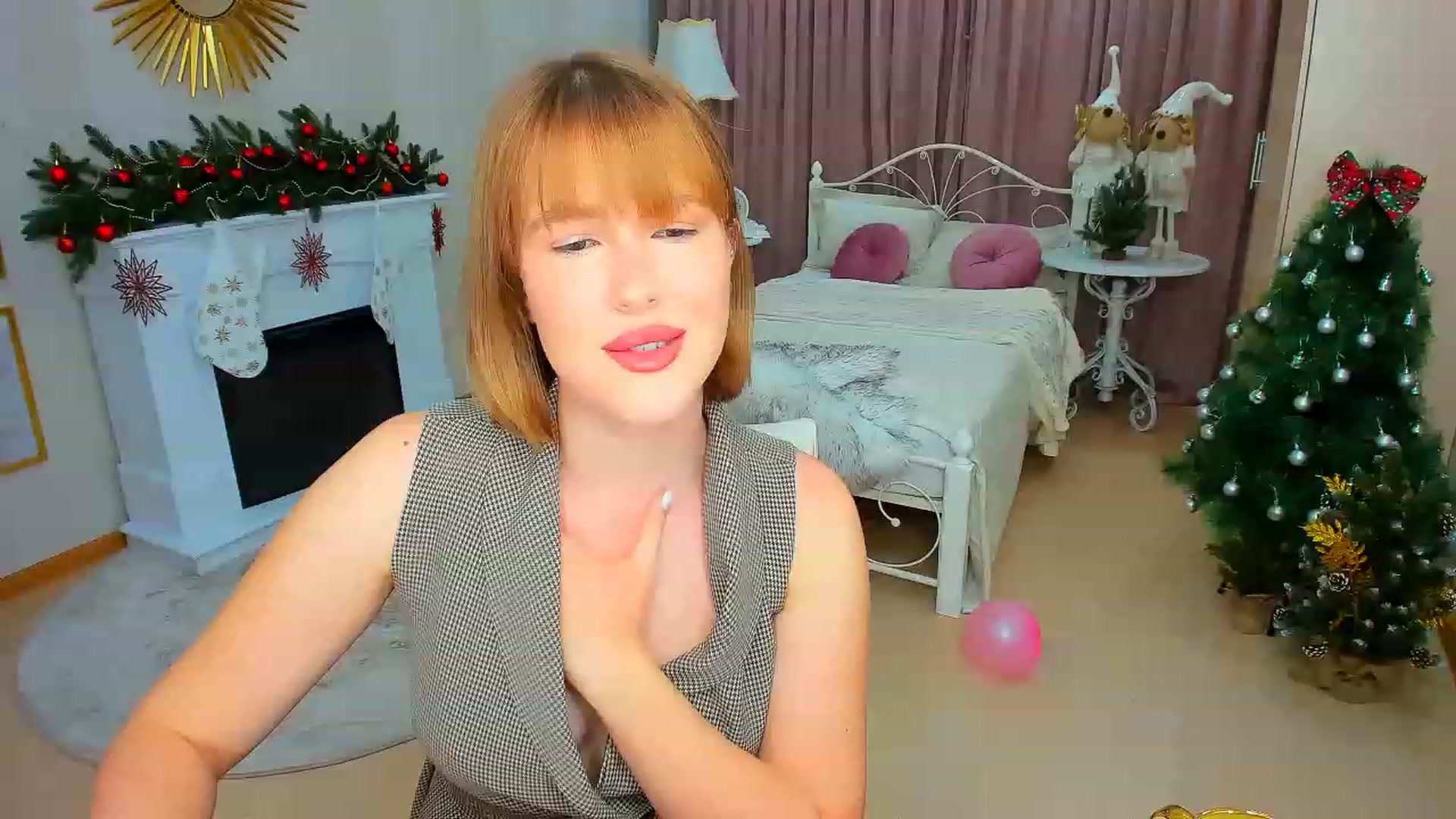 Gallery image thumbnail from GracePanther's myfreecams stream on, 12/25/2023, 03:46 image 5 of 20