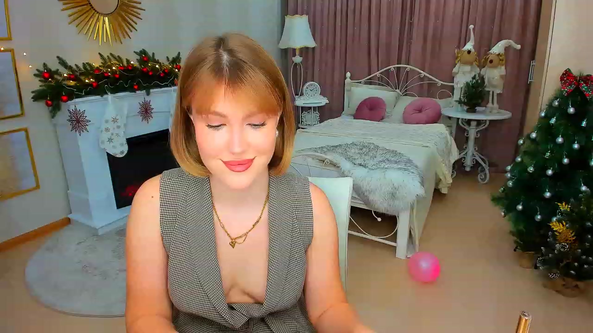 Gallery image thumbnail from GracePanther's myfreecams stream on, 12/25/2023, 05:19 image 6 of 20