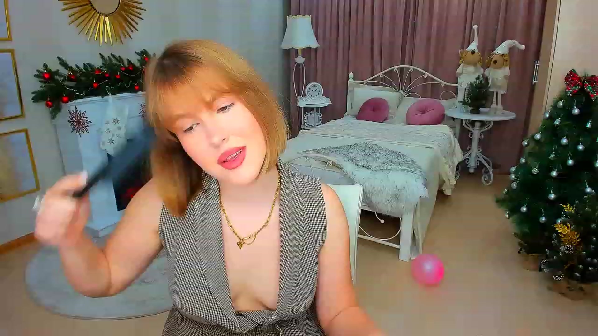 Gallery image thumbnail from GracePanther's myfreecams stream on, 12/25/2023, 05:19 image 2 of 20