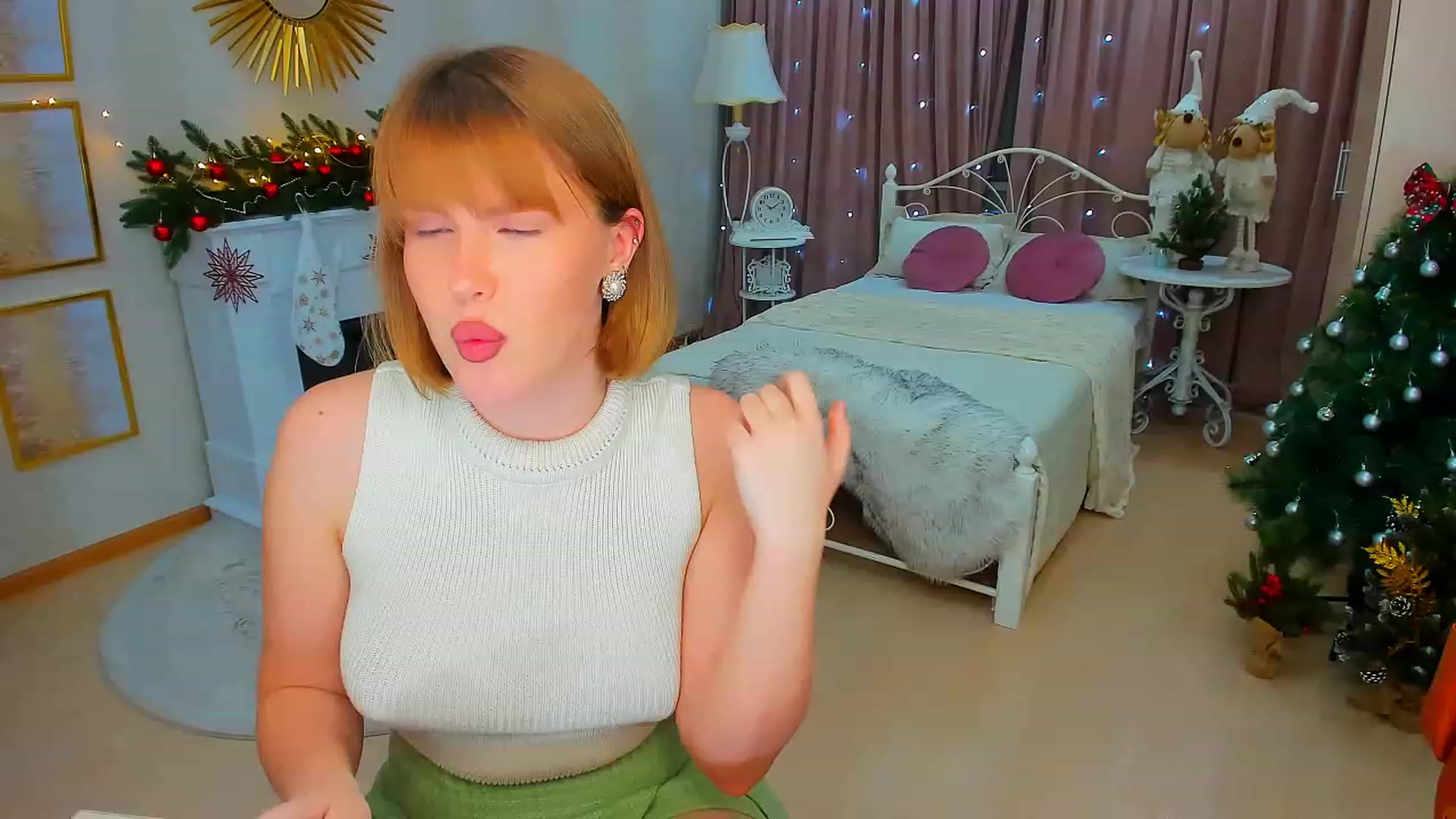 Gallery image thumbnail from GracePanther's myfreecams stream on, 12/29/2023, 16:57 image 12 of 20