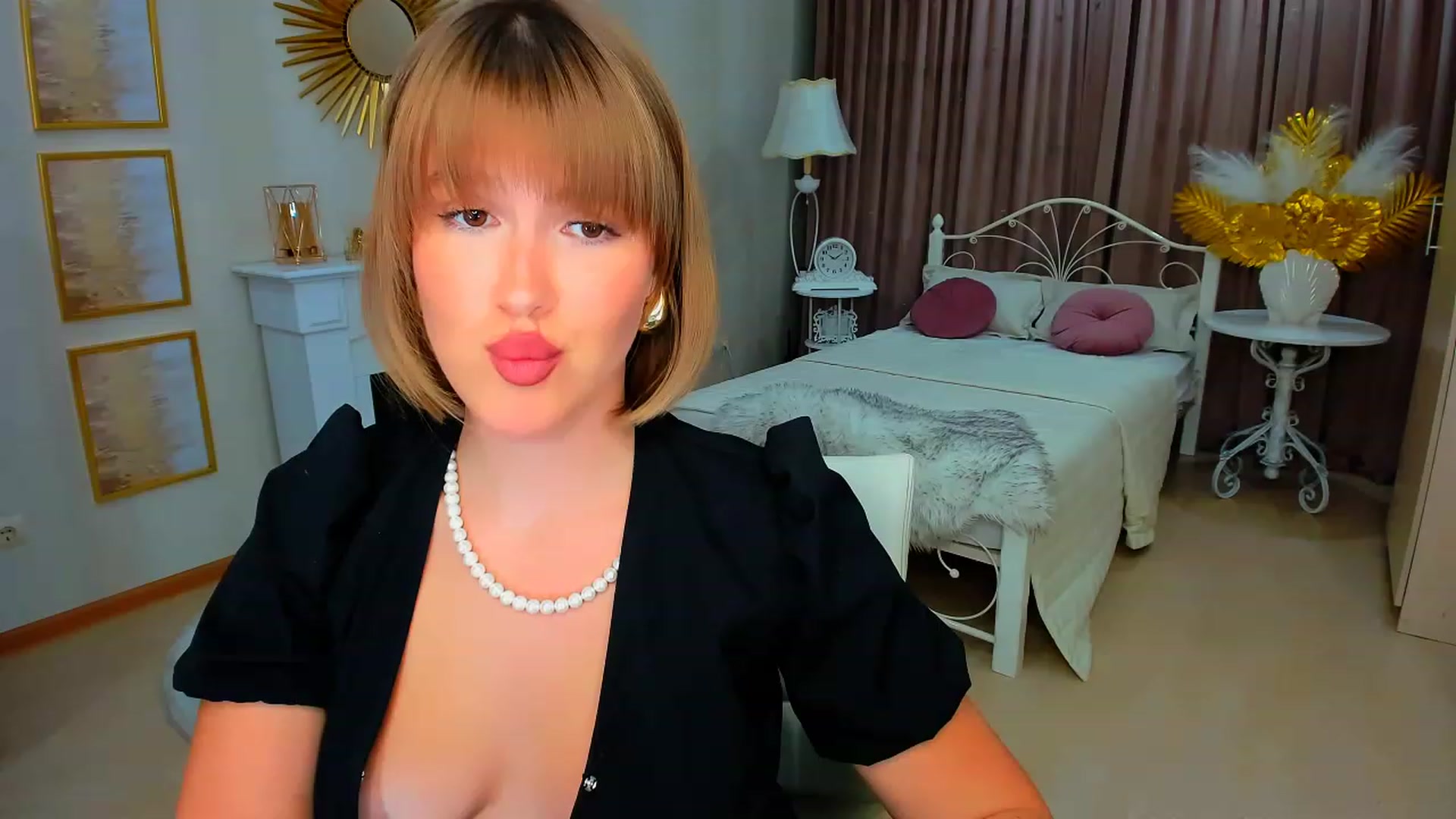 Gallery image thumbnail from GracePanther's myfreecams stream on, 01/28/2024, 17:01 image 10 of 20