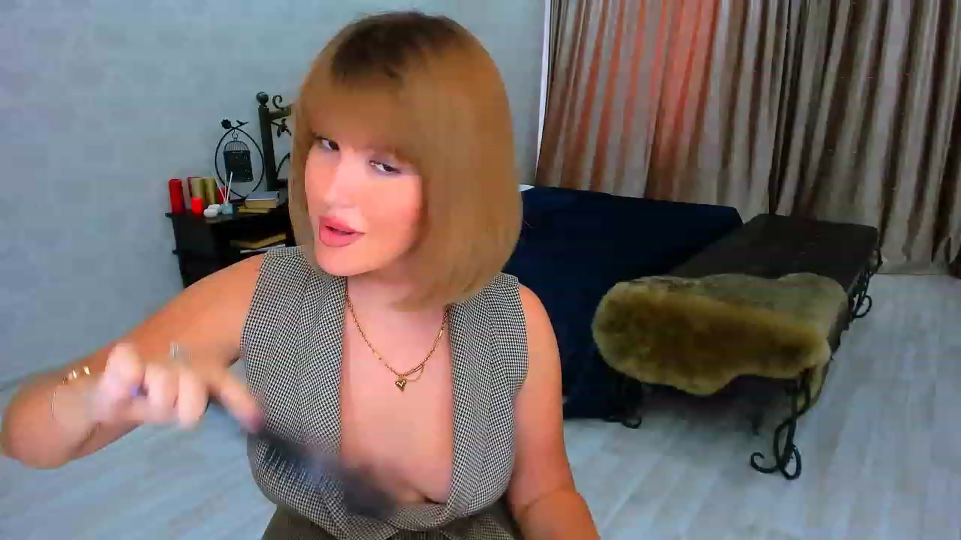 Gallery image thumbnail from GracePanther's myfreecams stream on, 01/30/2024, 08:34 image 4 of 20