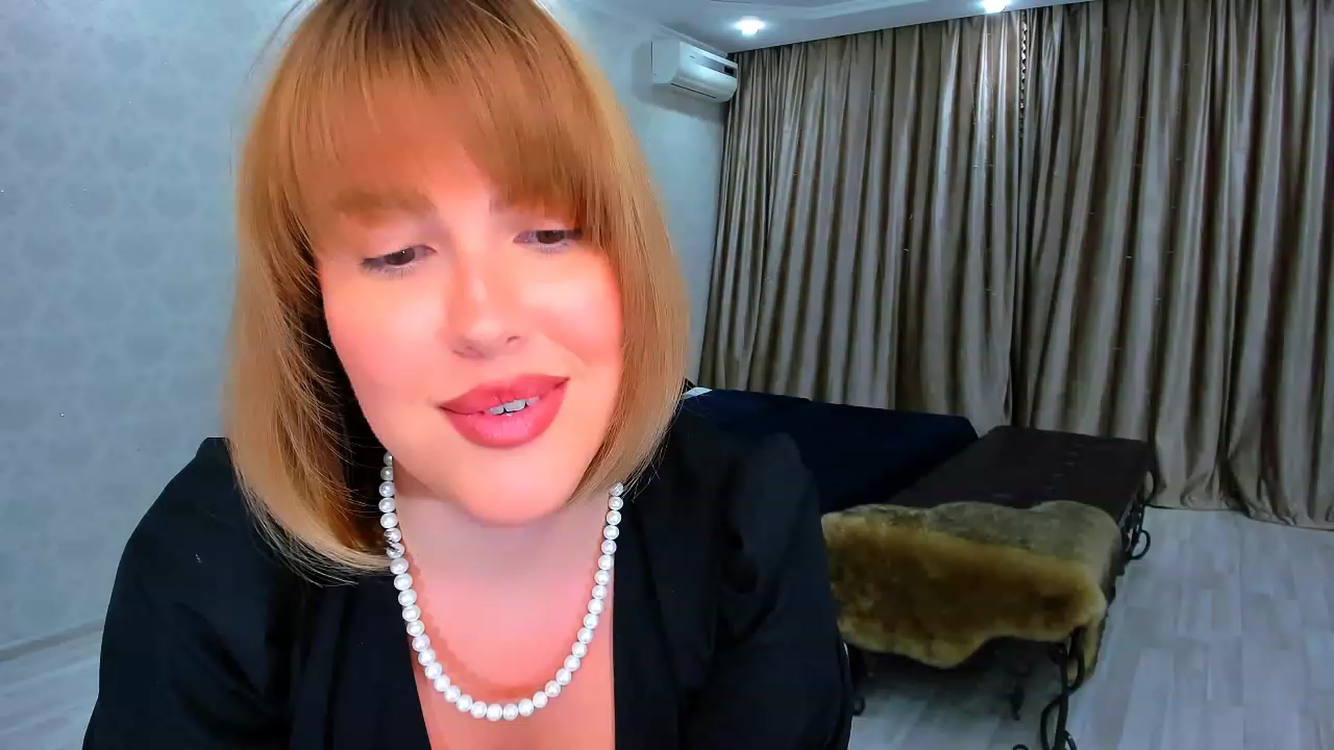 Gallery image thumbnail from GracePanther's myfreecams stream on, 01/31/2024, 10:01 image 16 of 20