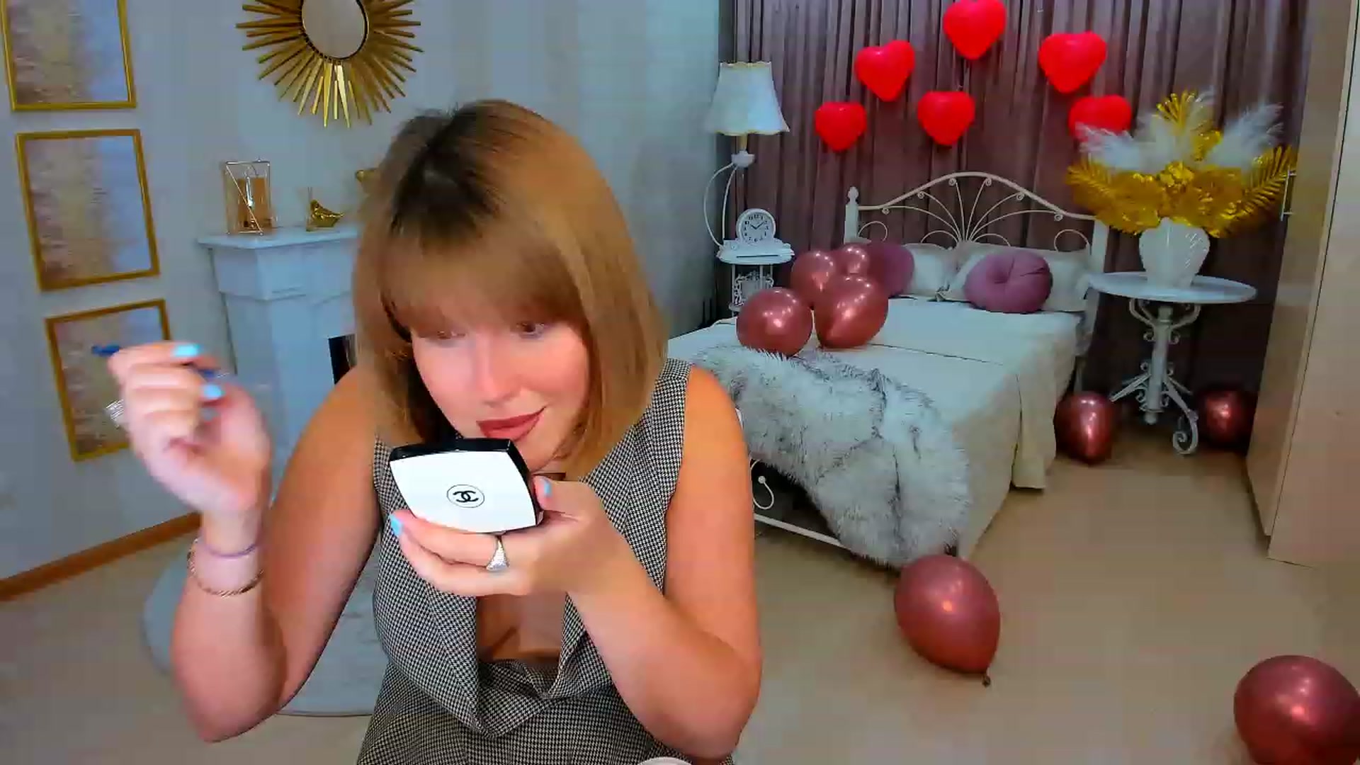 Gallery image thumbnail from GracePanther's myfreecams stream on, 02/18/2024, 10:48 image 11 of 20