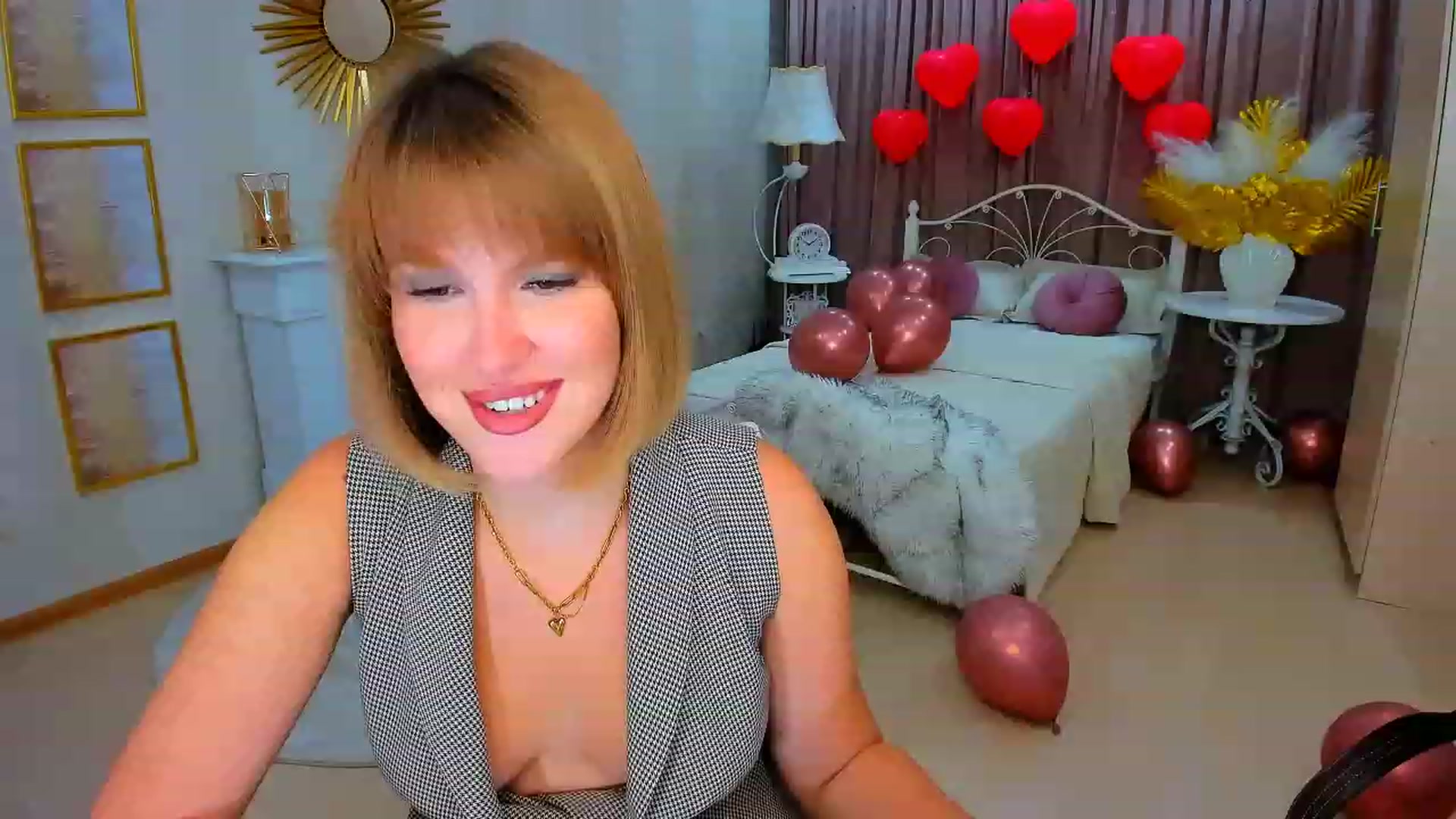 Gallery image thumbnail from GracePanther's myfreecams stream on, 02/18/2024, 10:48 image 15 of 20