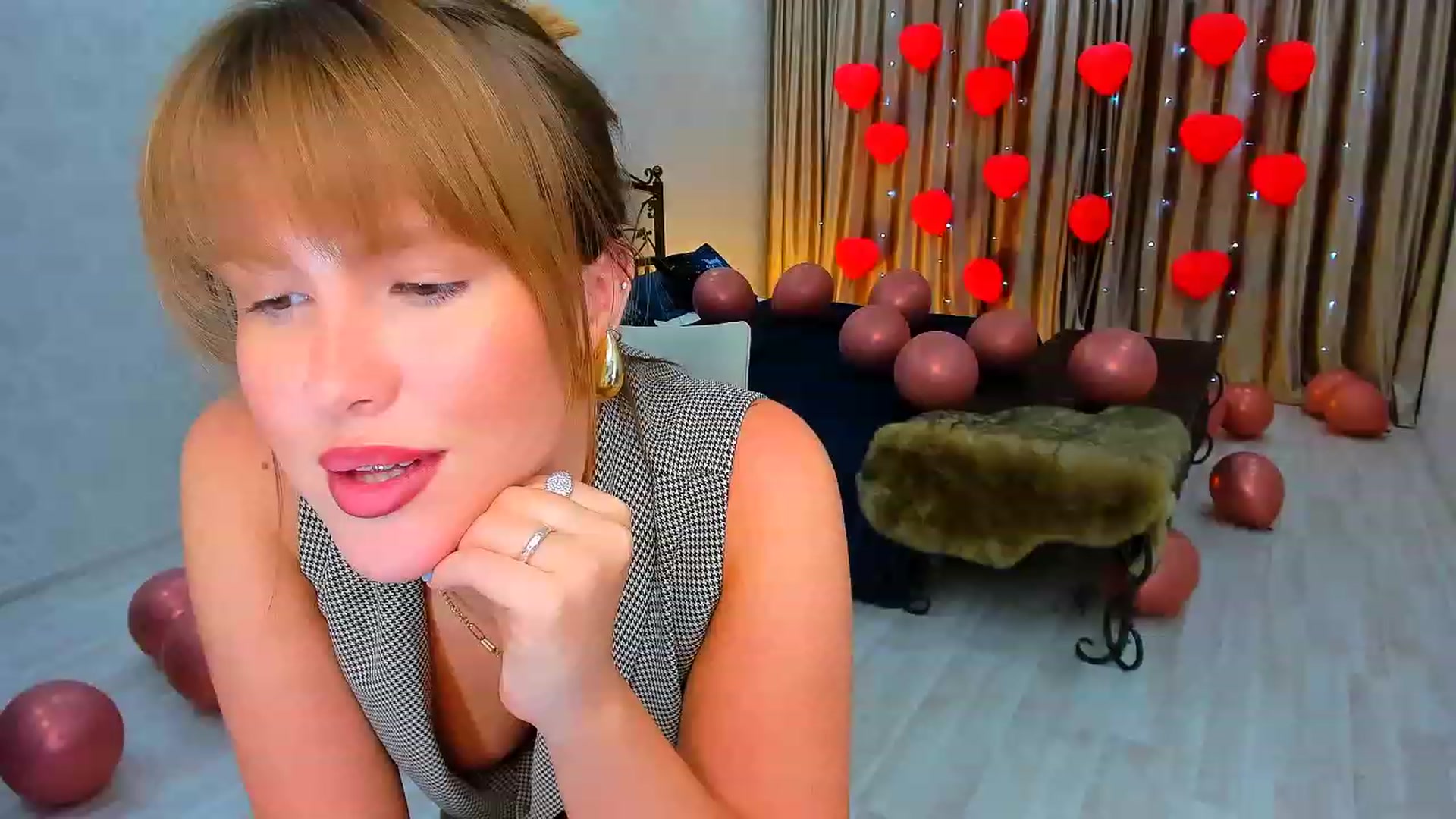 Gallery image thumbnail from GracePanther's myfreecams stream on, 02/20/2024, 08:28 image 16 of 20