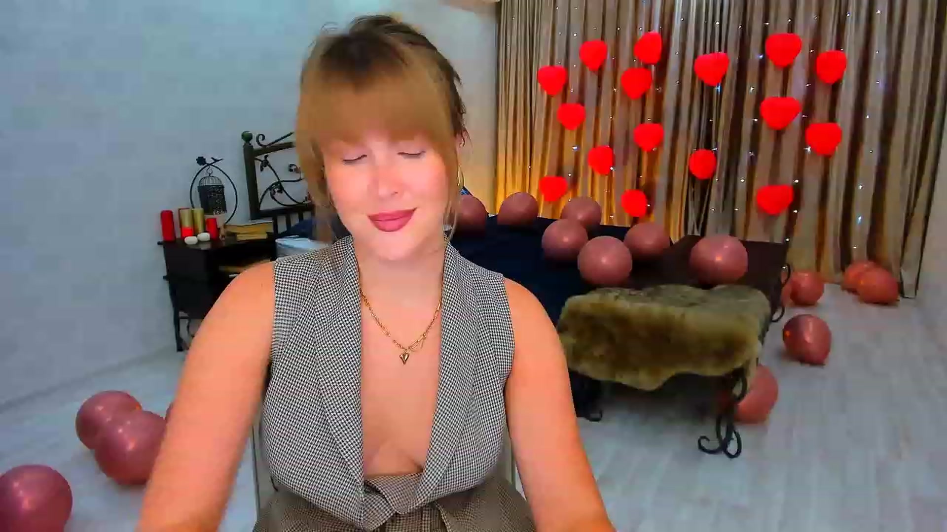 Gallery image thumbnail from GracePanther's myfreecams stream on, 02/20/2024, 08:28 image 8 of 20