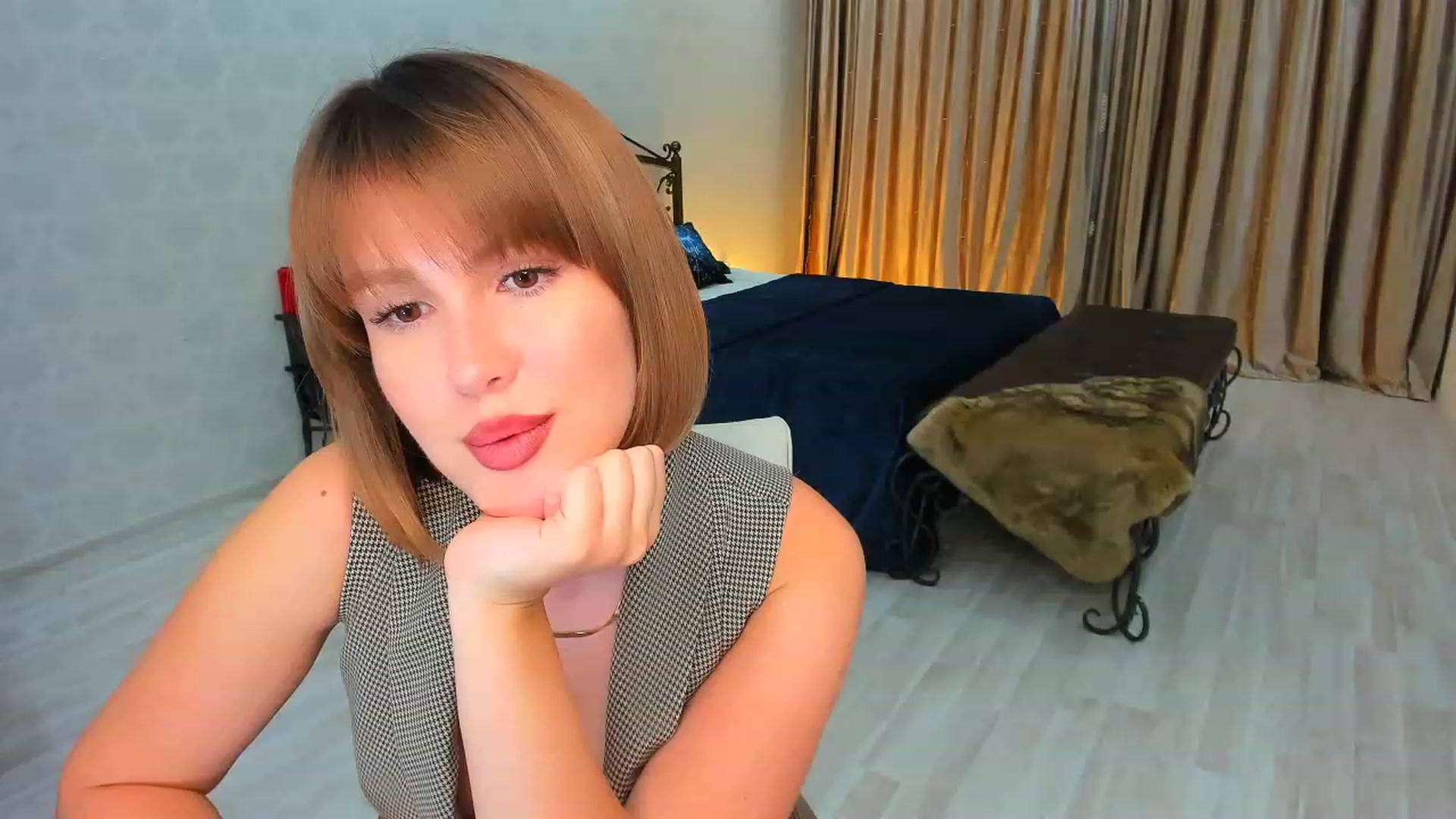 Gallery image thumbnail from GracePanther's myfreecams stream on, 03/05/2024, 10:05 image 6 of 20