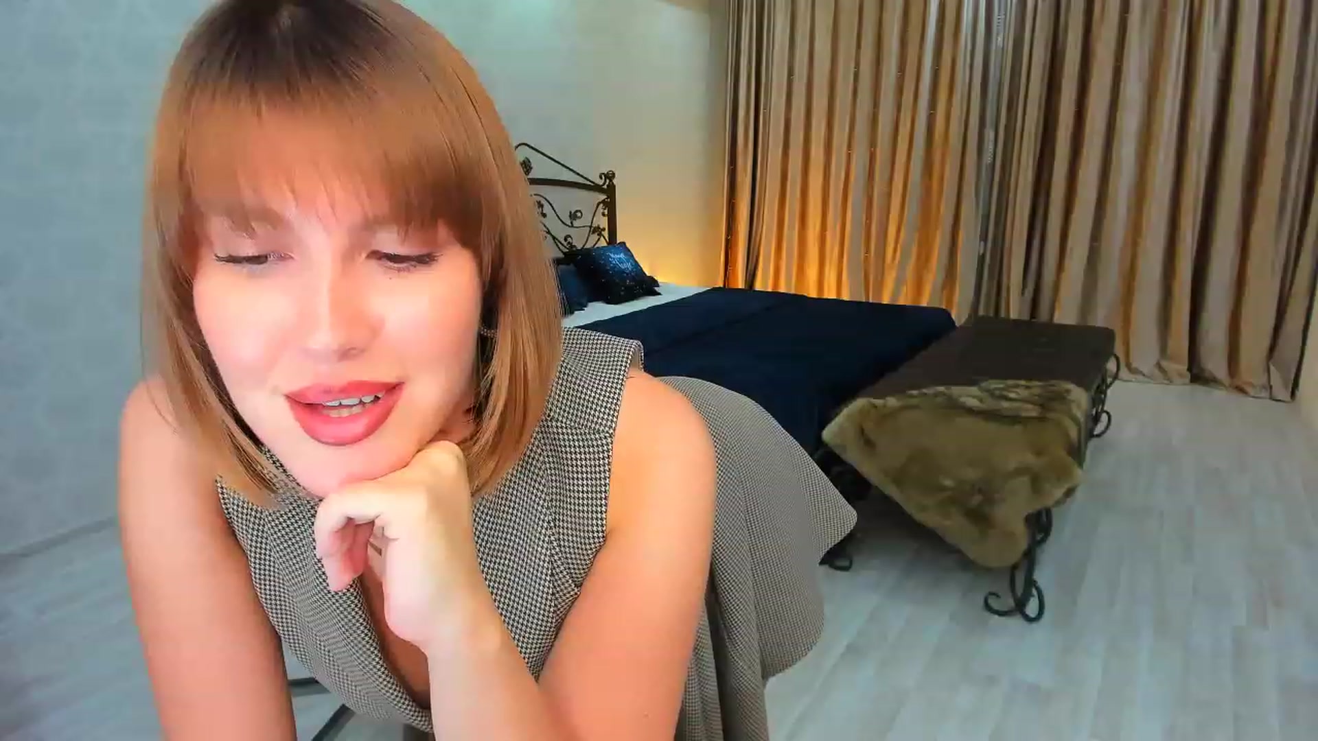 Gallery image thumbnail from GracePanther's myfreecams stream on, 03/05/2024, 10:05 image 14 of 20