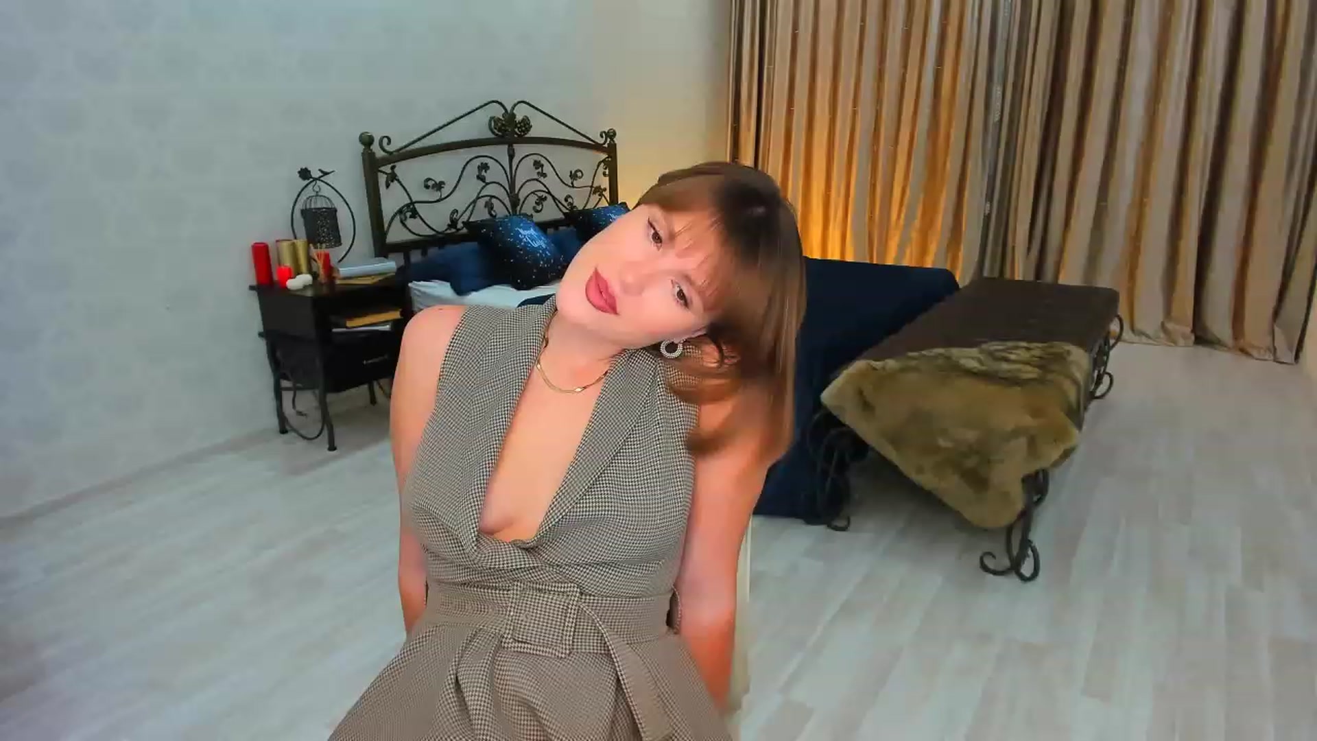 Gallery image thumbnail from GracePanther's myfreecams stream on, 03/05/2024, 10:05 image 7 of 20