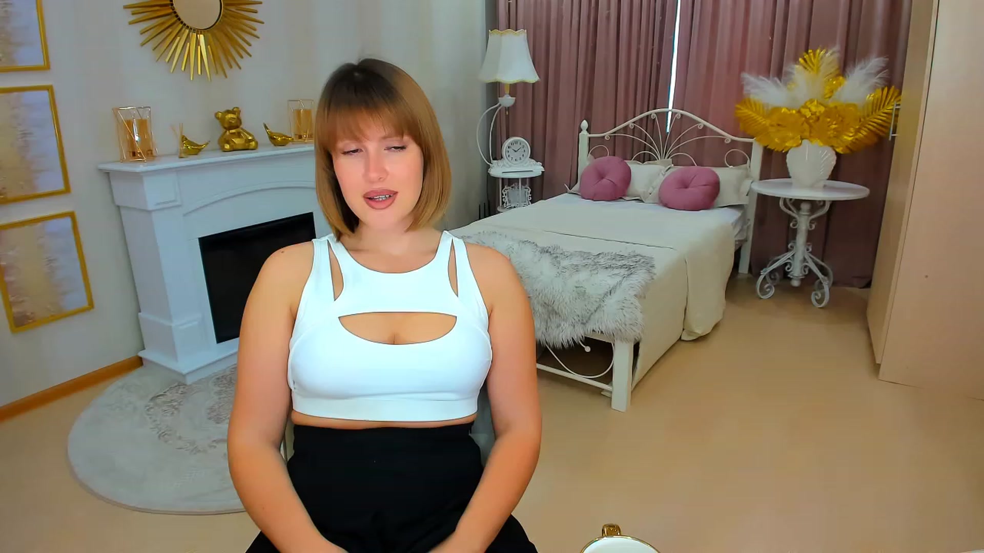Gallery image thumbnail from GracePanther's myfreecams stream on, 03/12/2024, 09:04 image 9 of 20
