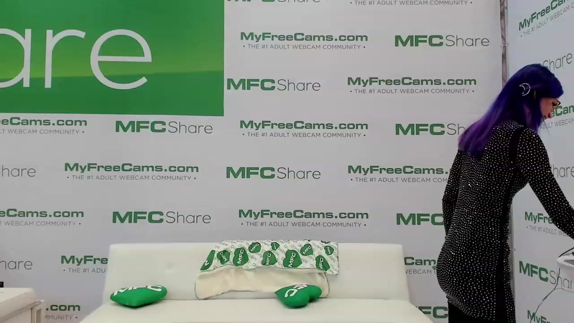 Gallery image thumbnail from GraceRyan's myfreecams stream on, 01/05/2023, 03:59 image 1 of 20