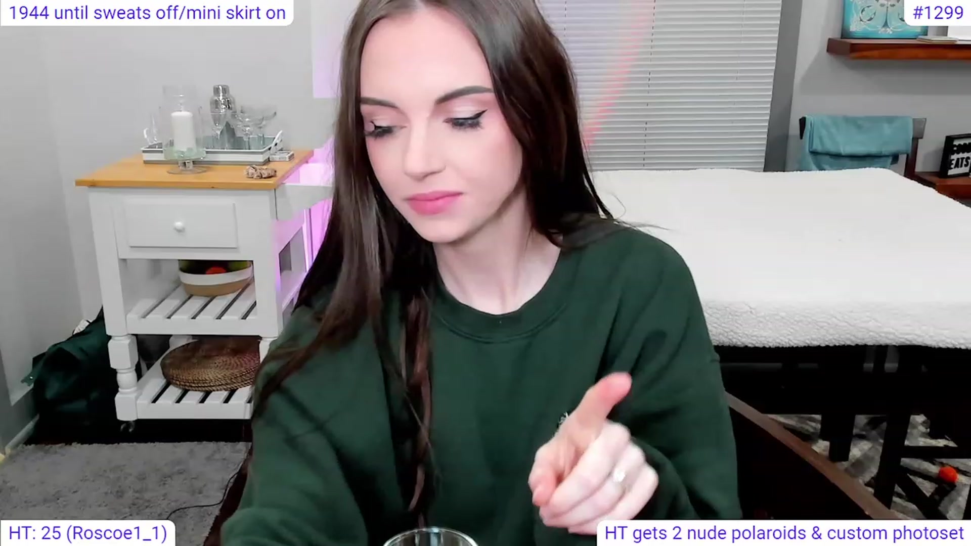 Gallery image thumbnail from GraceRyan's myfreecams stream on, 02/23/2023, 03:02 image 10 of 20