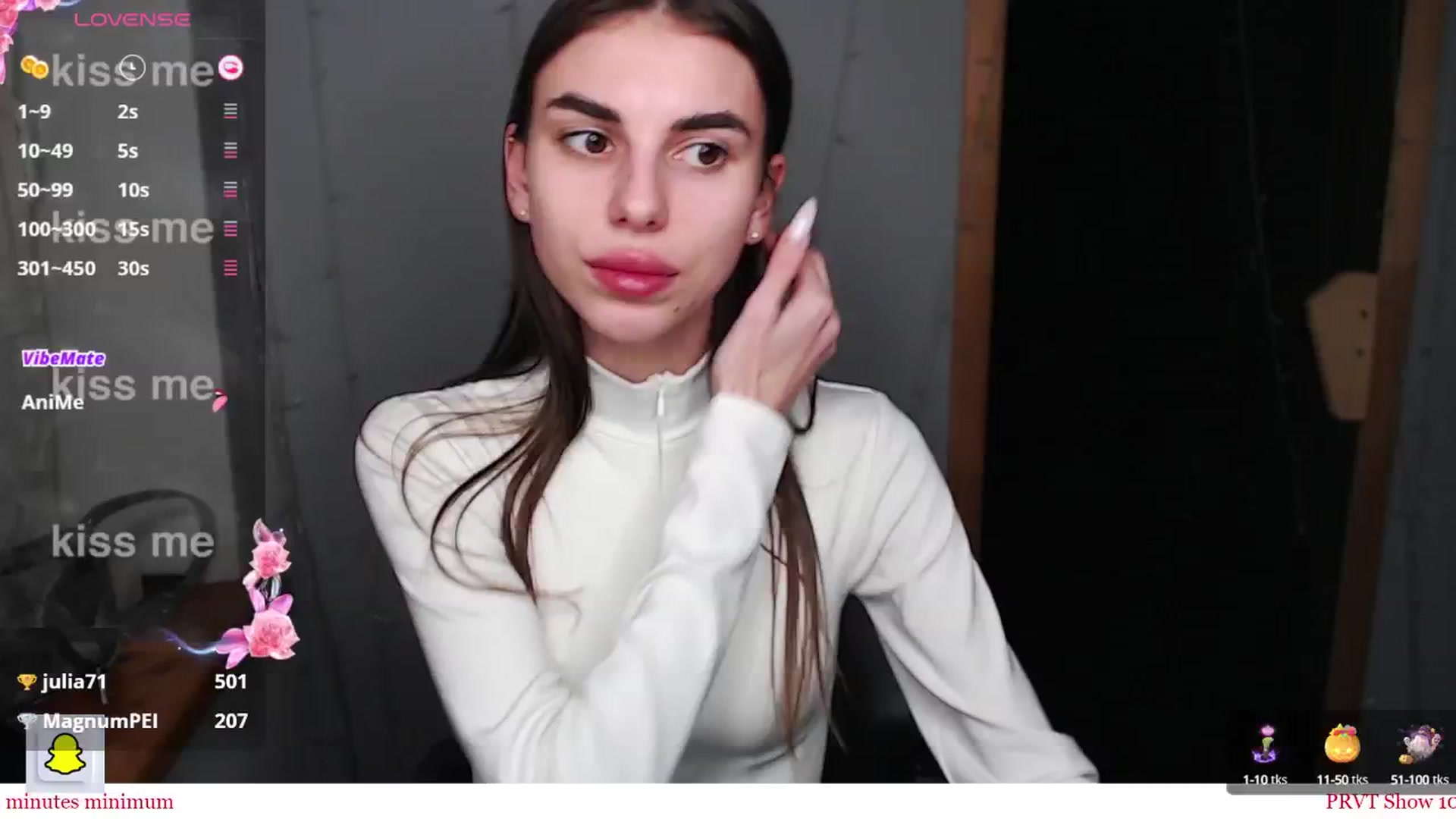 Gallery image thumbnail from Graceful_Doll's myfreecams stream on, 11/25/2024, 18:02 image 16 of 20