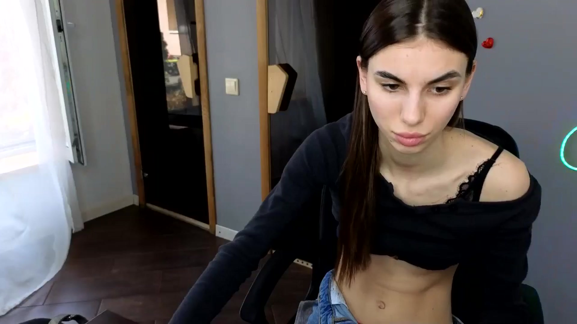 Gallery image thumbnail from Graceful_Doll's myfreecams stream on, 03/22/2025, 09:18 image 12 of 20