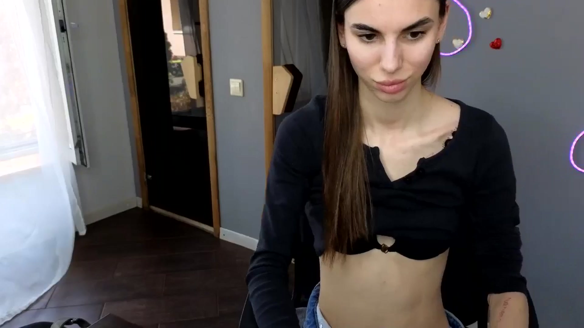 Gallery image thumbnail from Graceful_Doll's myfreecams stream on, 03/22/2025, 09:18 image 13 of 20
