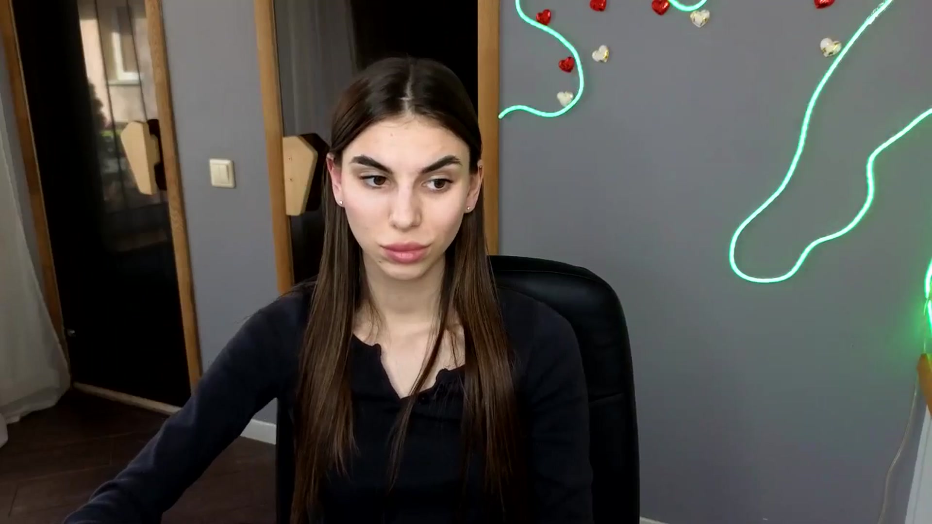 Gallery image thumbnail from Graceful_Doll's myfreecams stream on, 03/22/2025, 11:01 image 2 of 20