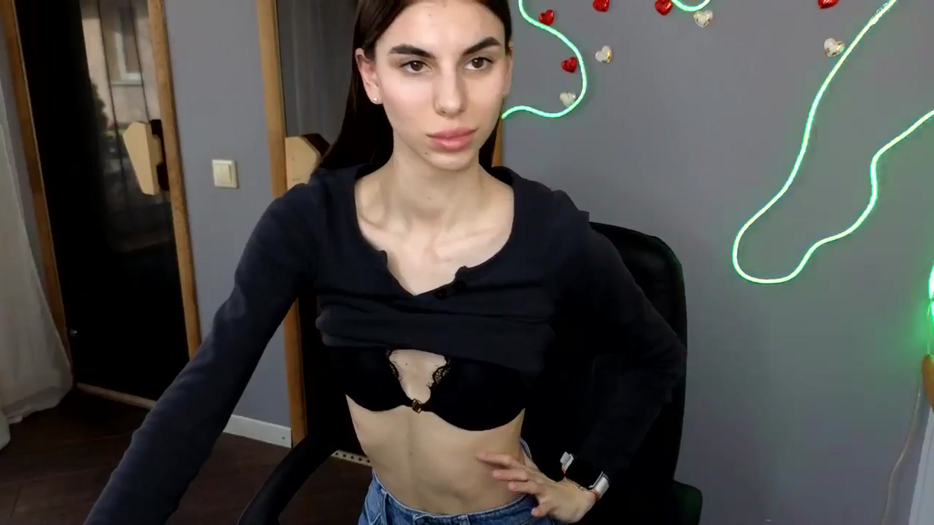 Gallery image thumbnail from Graceful_Doll's myfreecams stream on, 03/22/2025, 11:01 image 7 of 20