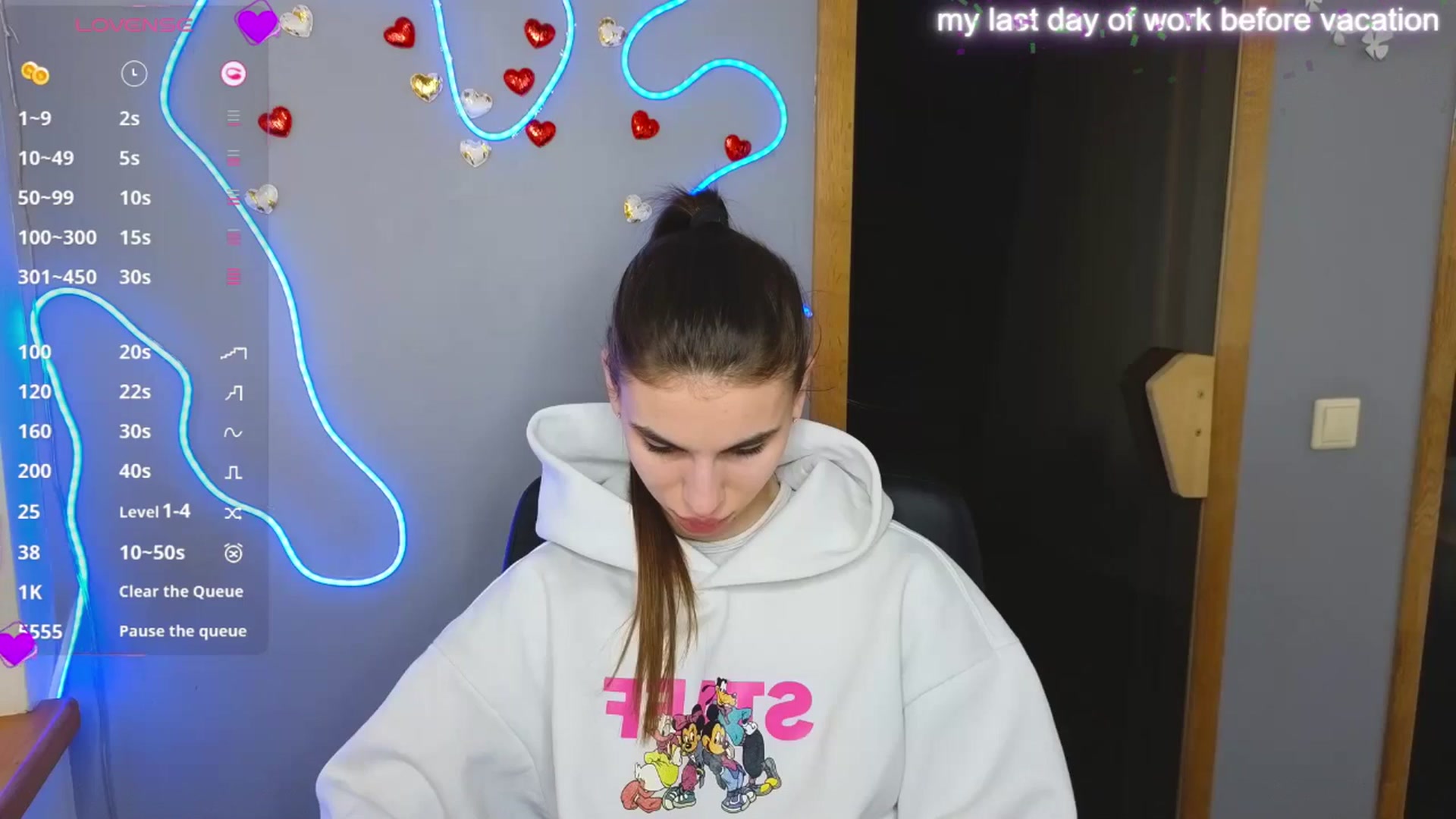 Gallery image thumbnail from Graceful_Doll's myfreecams stream on, 03/25/2025, 12:02 image 14 of 20