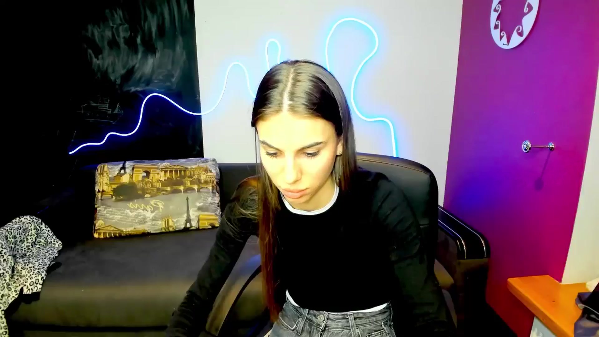 Gallery image thumbnail from Graceful_Doll's myfreecams stream on, 04/17/2025, 17:23 image 2 of 20