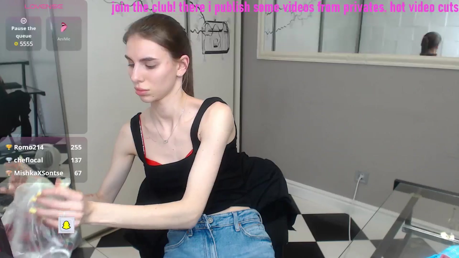 Gallery image thumbnail from Graceful_Doll's myfreecams stream on, 05/01/2025, 13:19 image 17 of 20