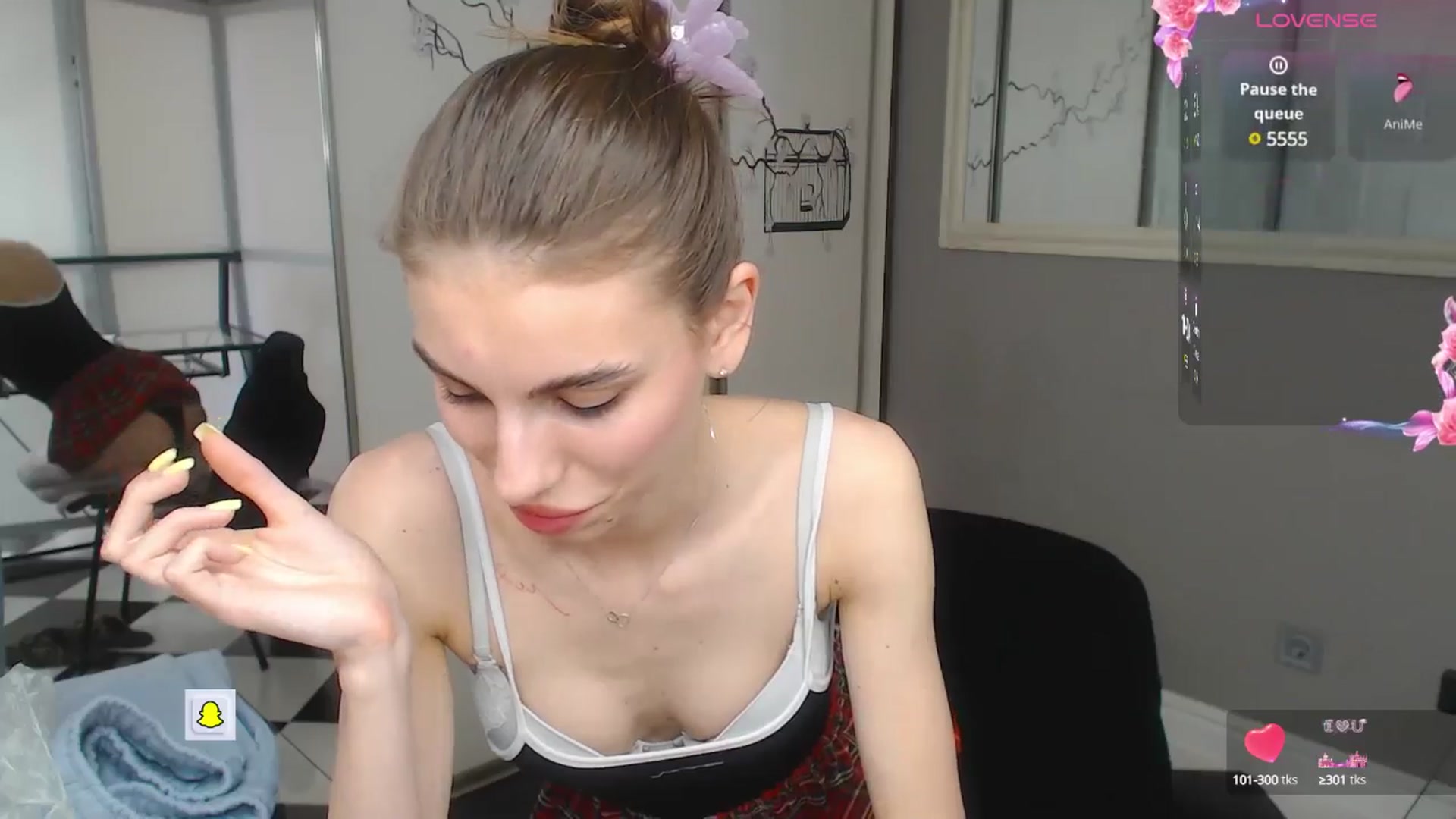 Gallery image thumbnail from Graceful_Doll's myfreecams stream on, 05/13/2025, 12:44 image 14 of 20